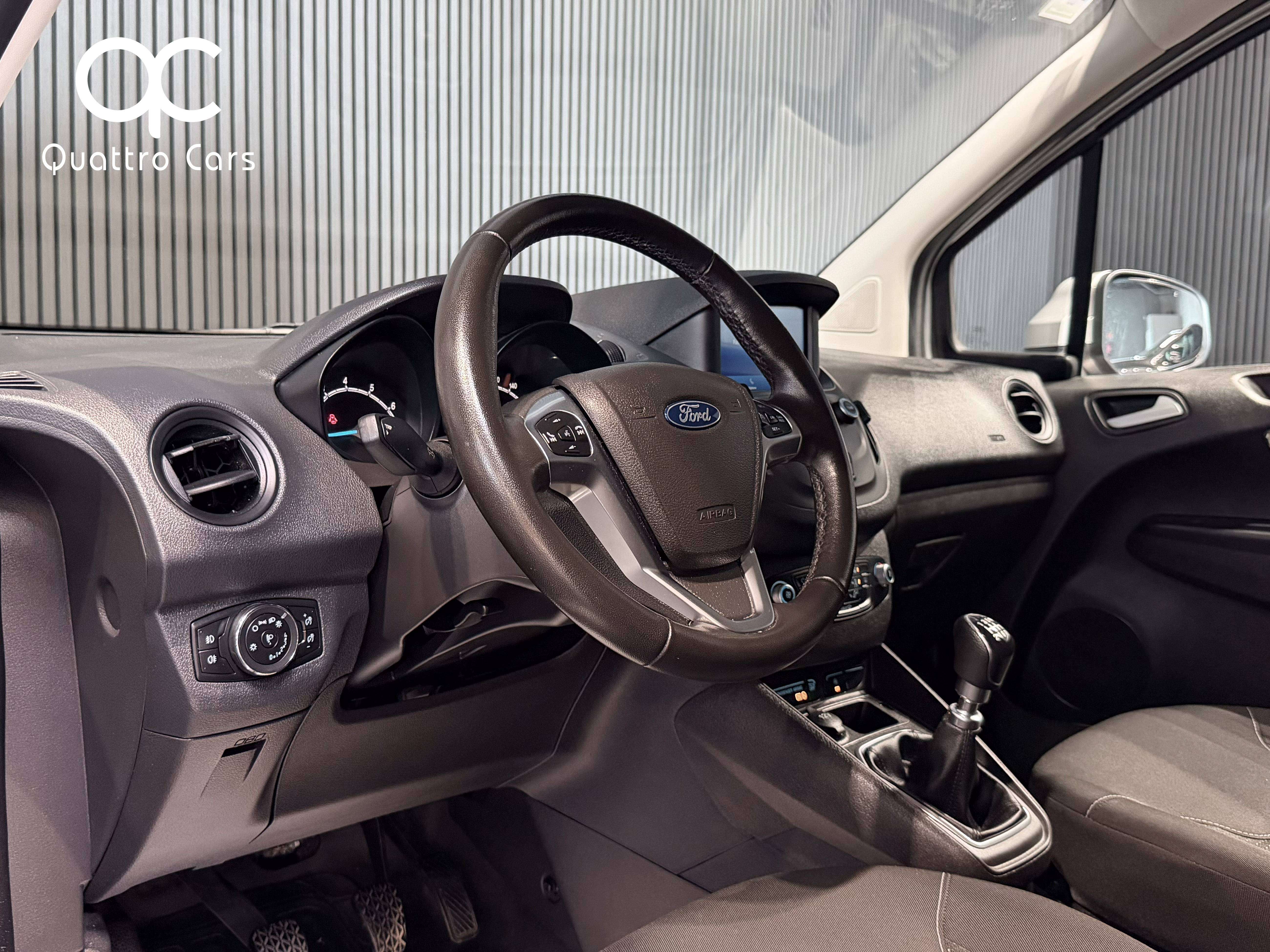 Ford Transit Courier 1.0 Essence / Tva déductible / Car play / Clim