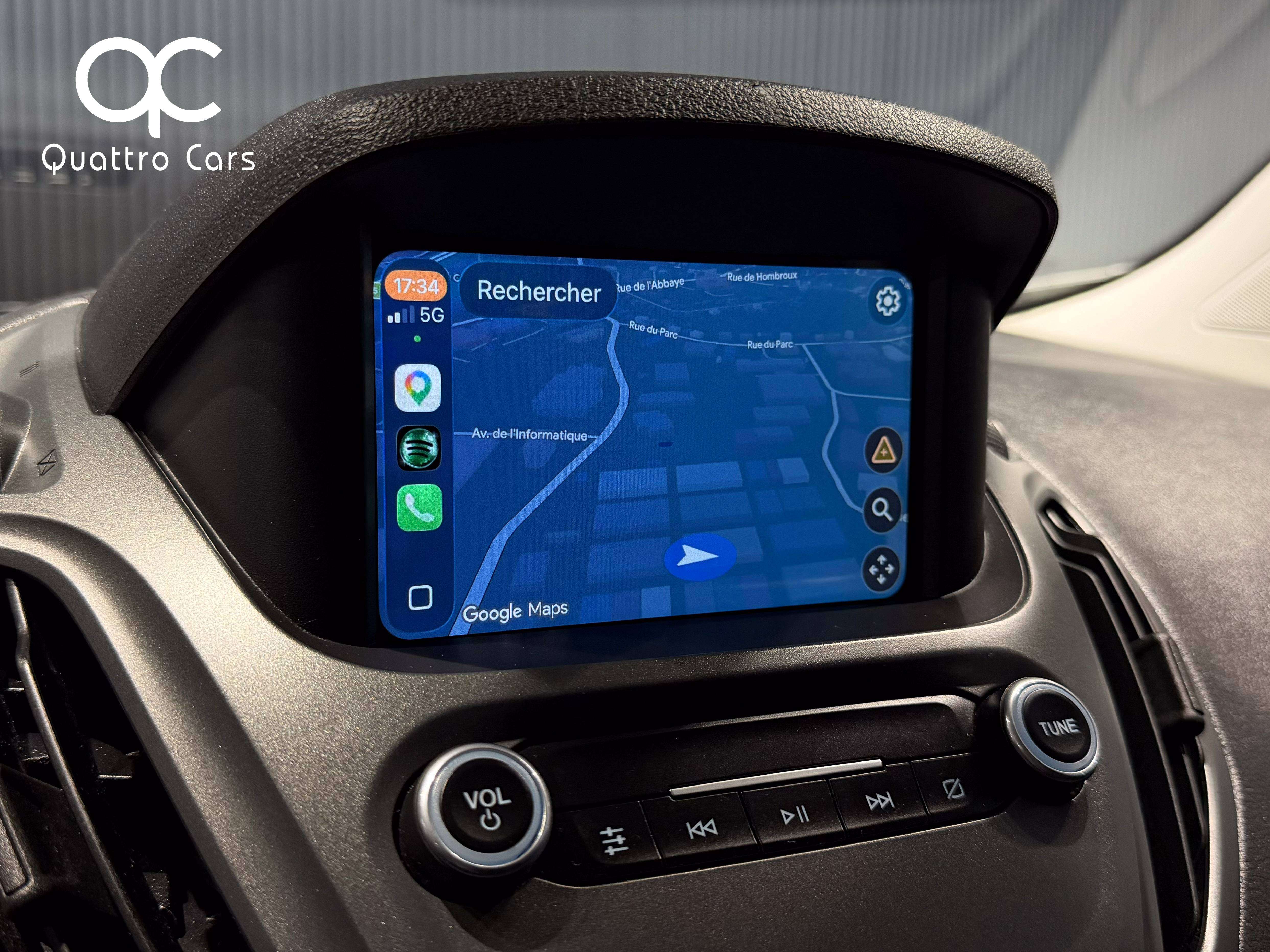 Ford Transit Courier 1.0 Essence / Tva déductible / Car play / Clim