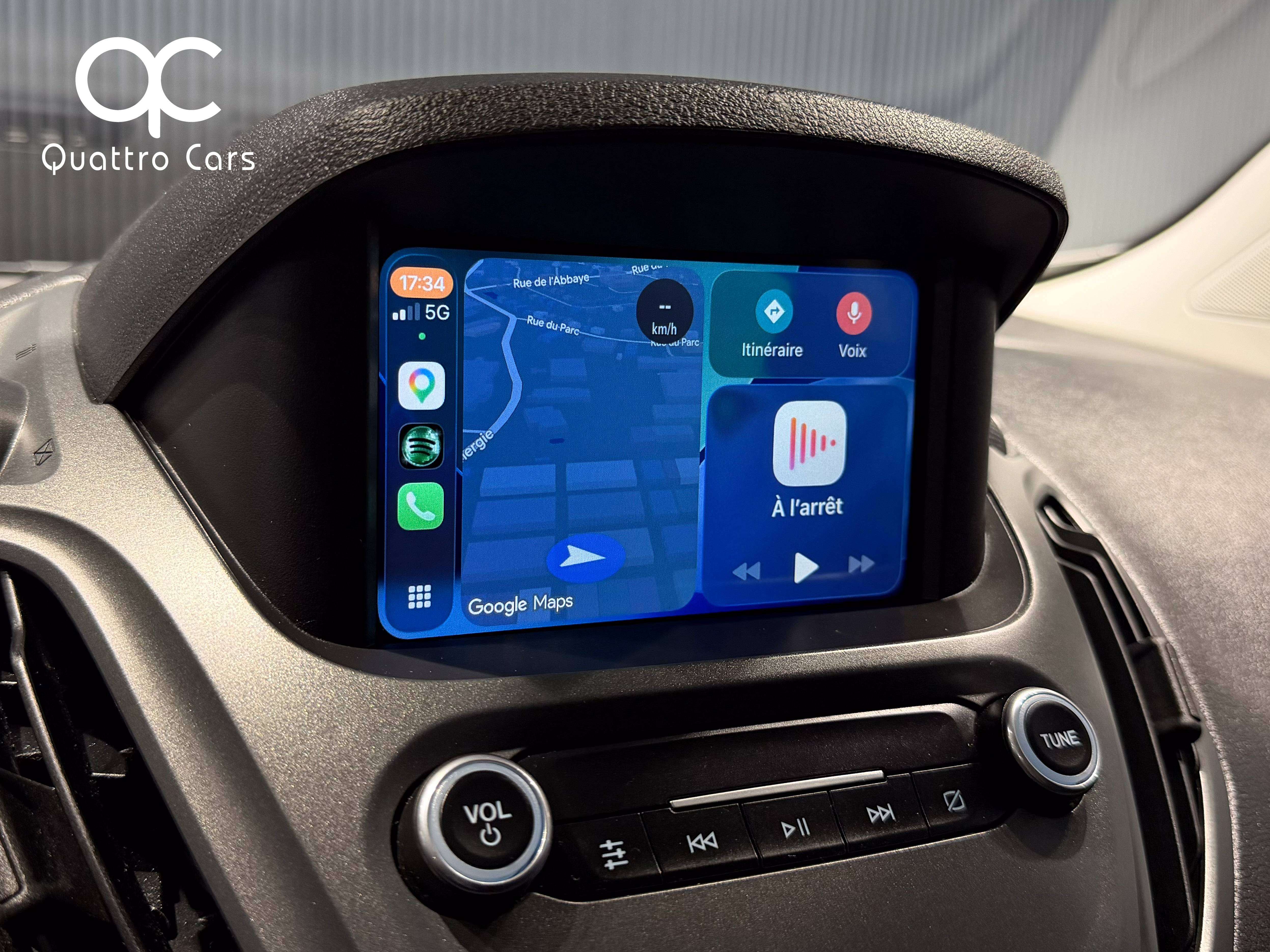 Ford Transit Courier 1.0 Essence / Tva déductible / Car play / Clim