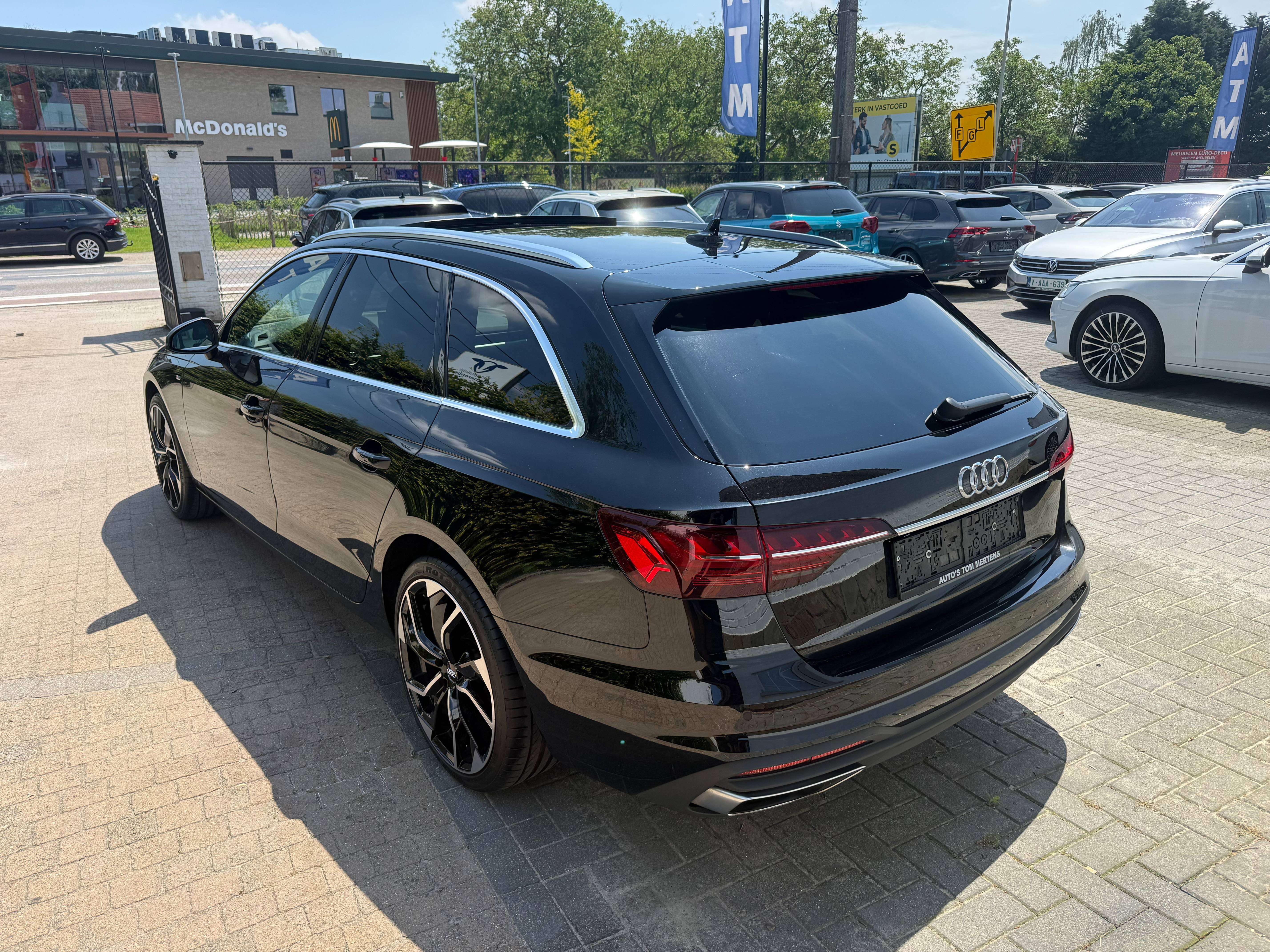 Audi A4 A4 Avant 30 TDi Business Edition S line S tronic /Panormaische dak/Leder sport zeteles/ pdc V&A + camera/trekhaak/ cruise