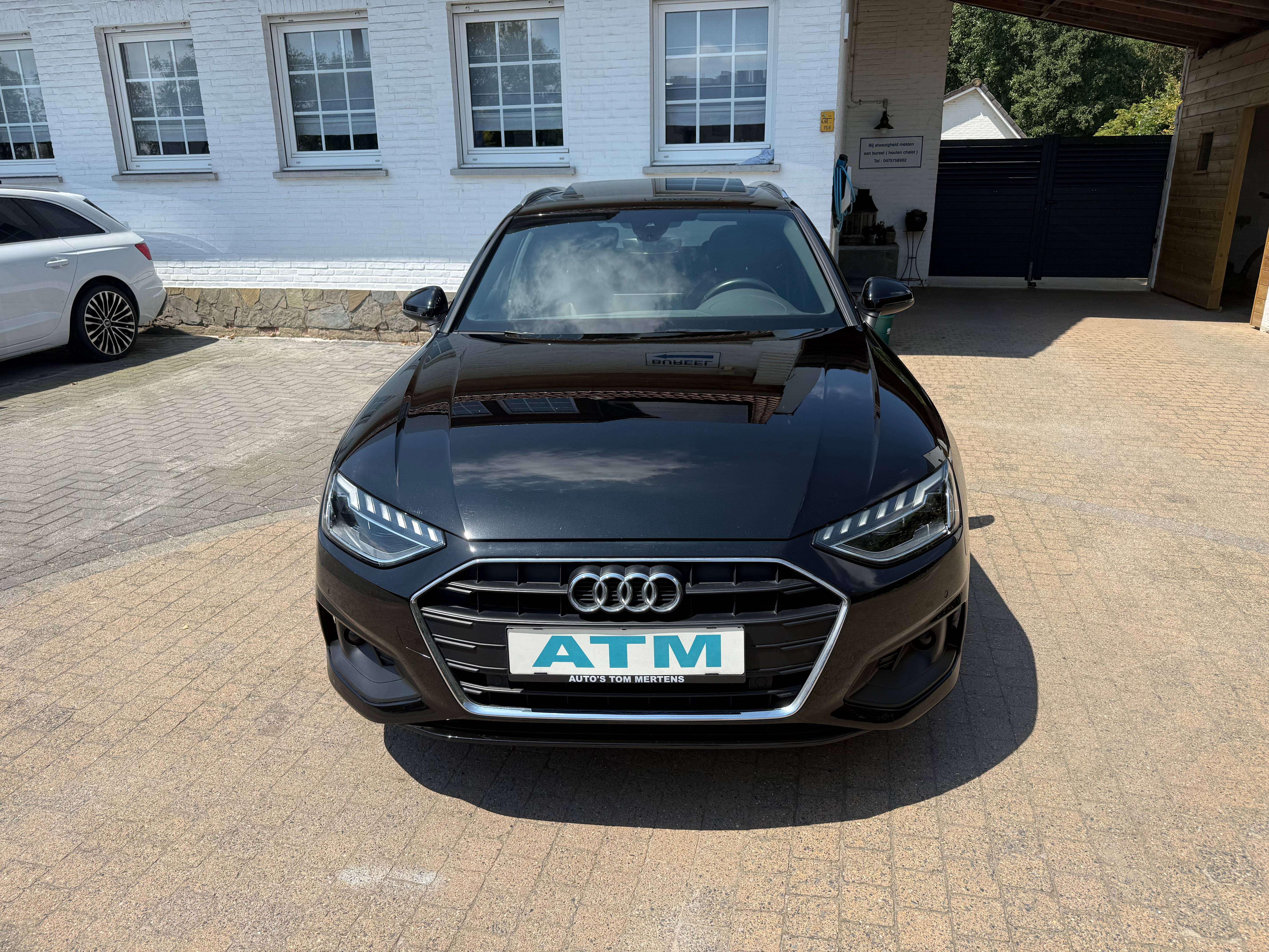 Audi A4 A4 Avant 30 TDi Business Edition S line S tronic /Panormaische dak/Leder sport zeteles/ pdc V&A + camera/trekhaak/ cruise