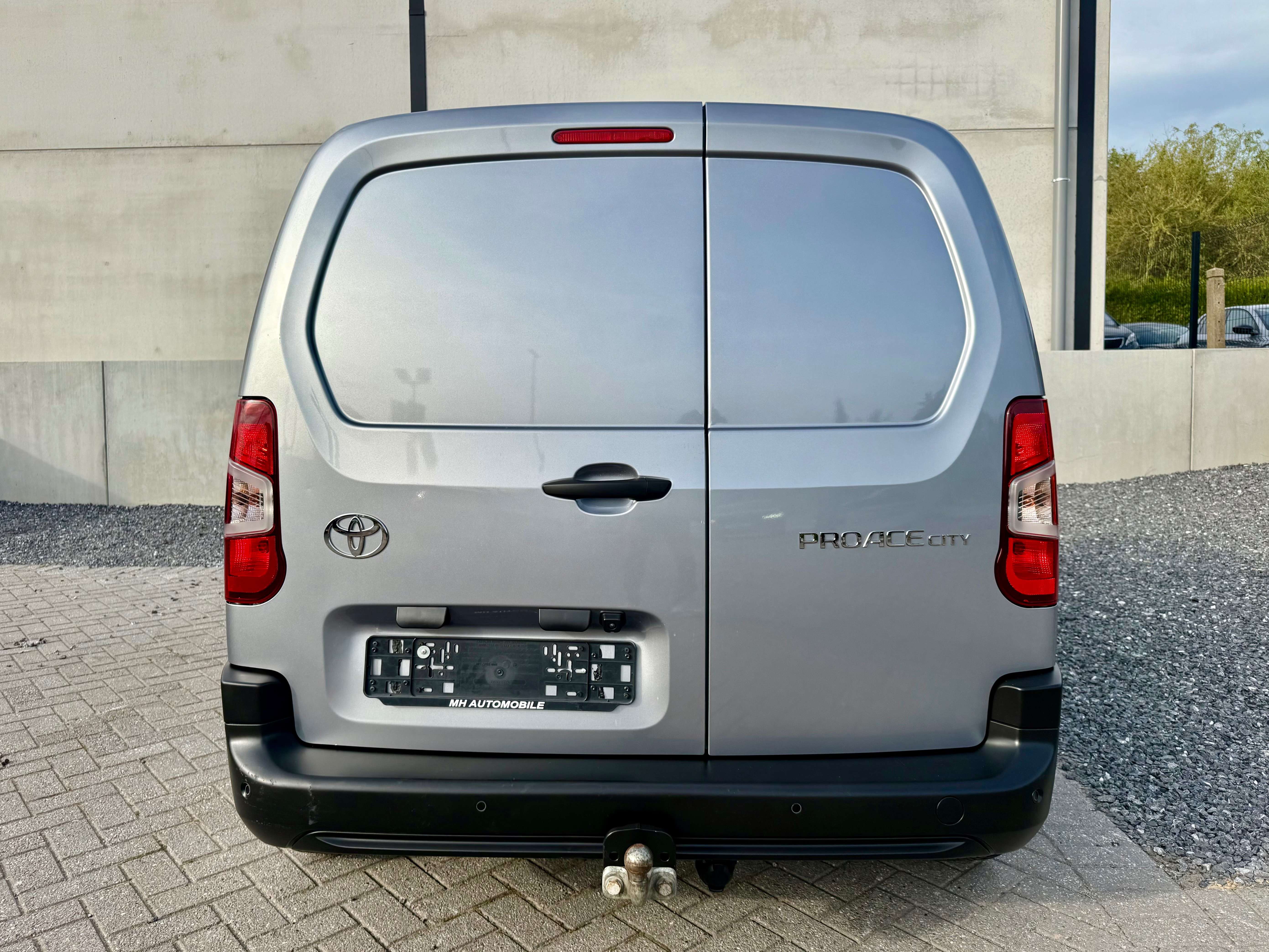 Toyota Proace City 1.5 D-4D UTILITAIRE NETTO 14.835€