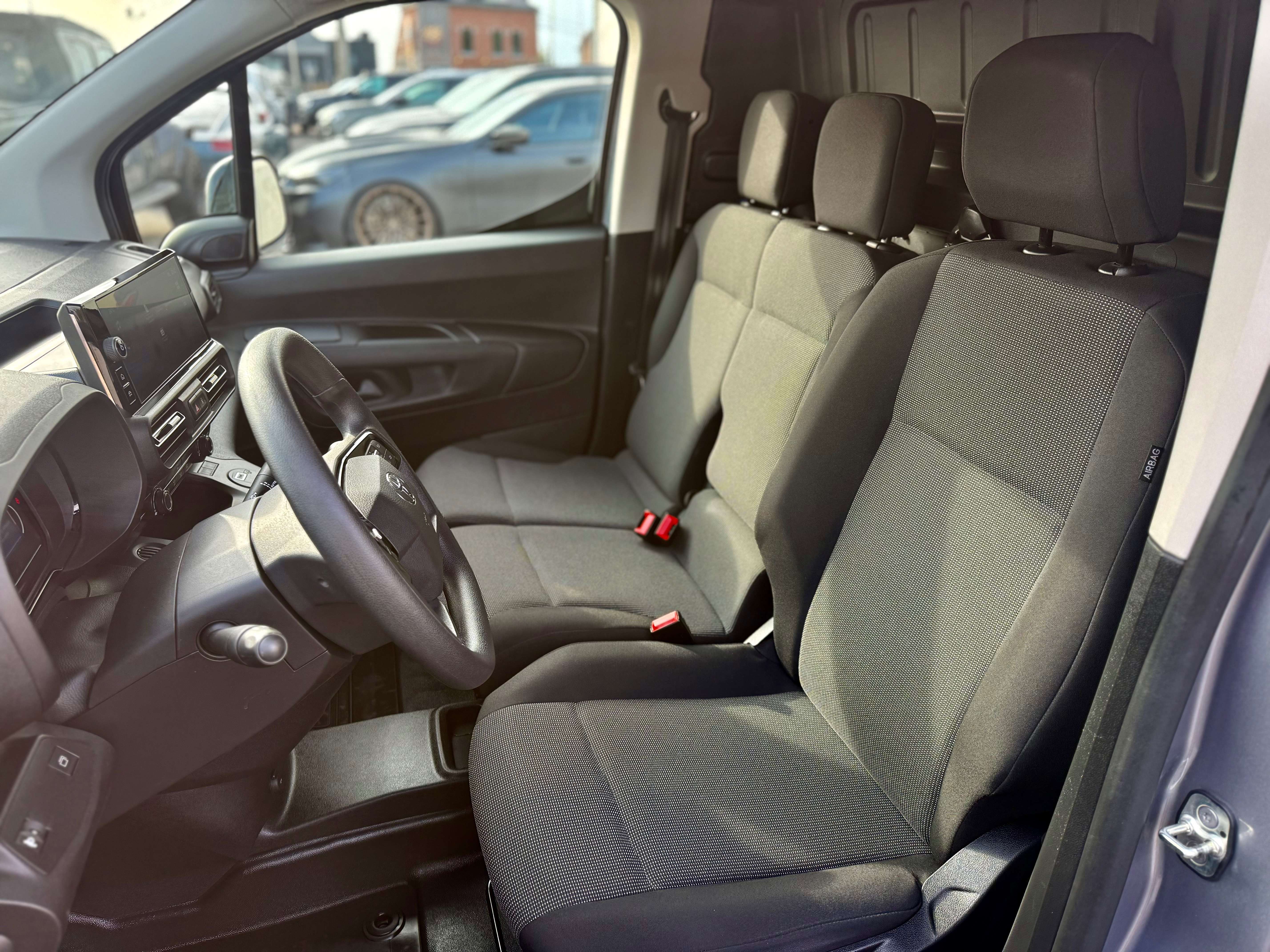 Toyota Proace City 1.5 D-4D UTILITAIRE NETTO 14.835€