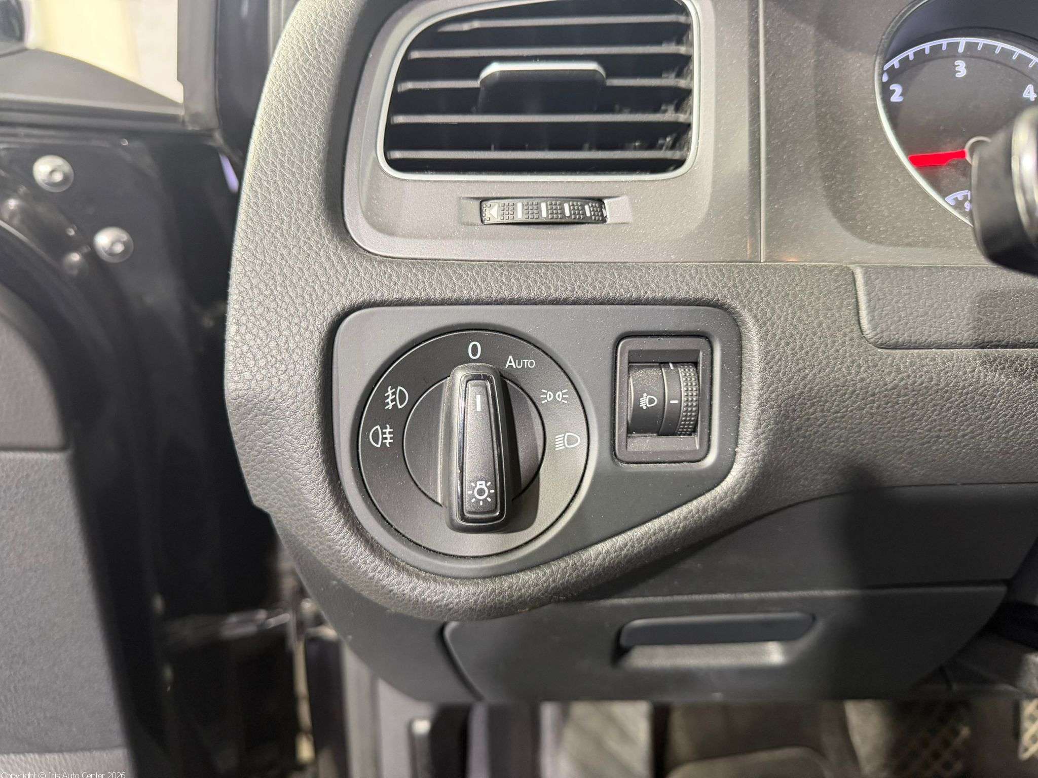 Volkswagen Golf 1.6 TDI DSG | ACTIVE CRUISE | NAVI. | PDC AV/AR