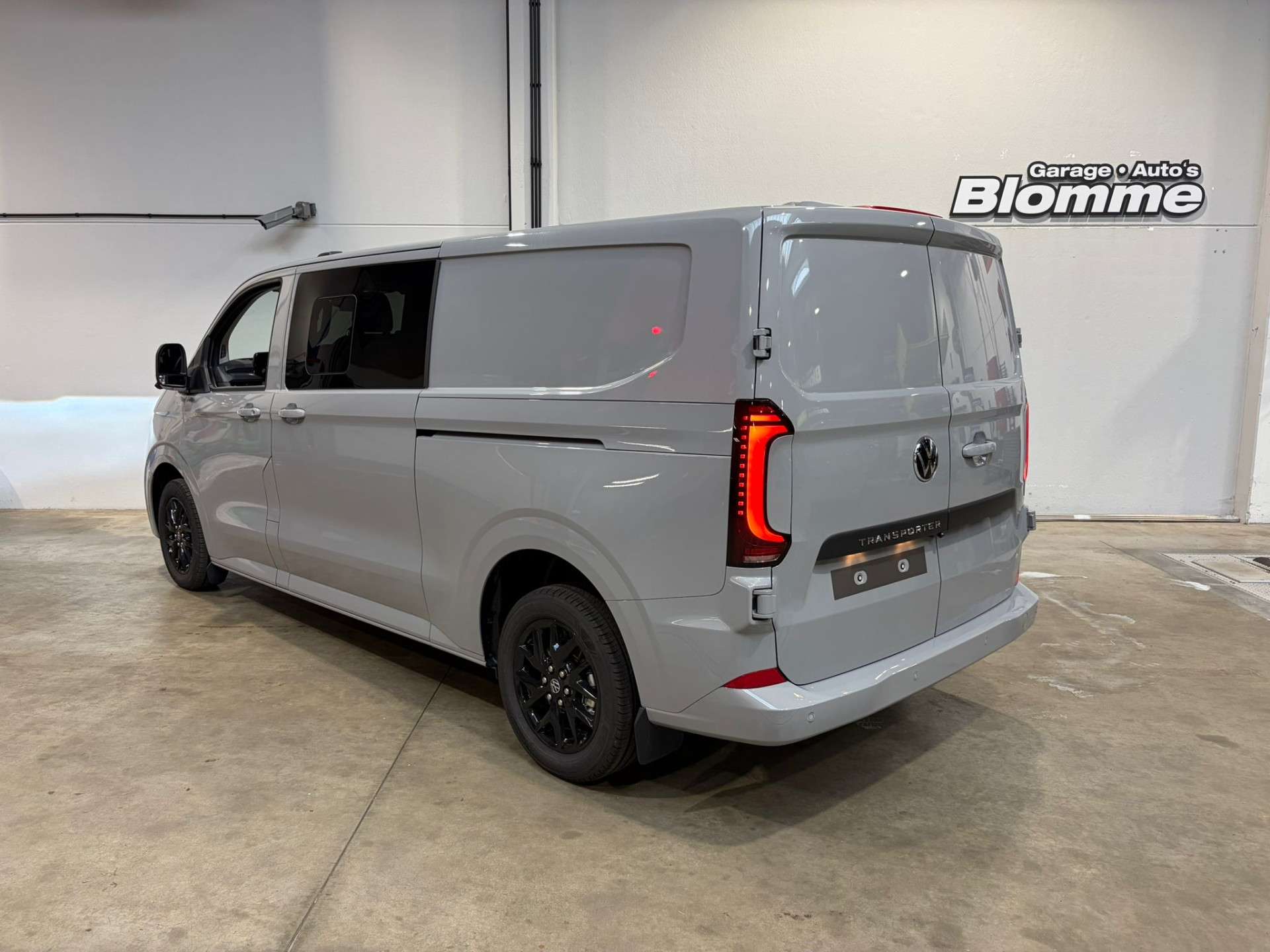 Volkswagen Transporter 2.0 TDI L2H1 4MOTION Dubbele cabine 5 zitplaatsen,