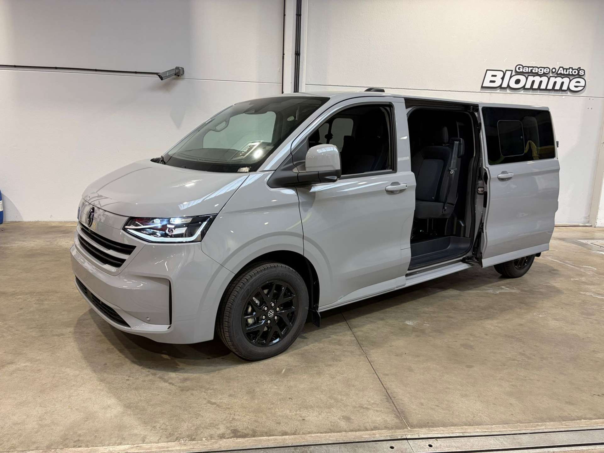 Volkswagen Transporter 2.0 TDI L2H1 4MOTION Dubbele cabine 5 zitplaatsen,