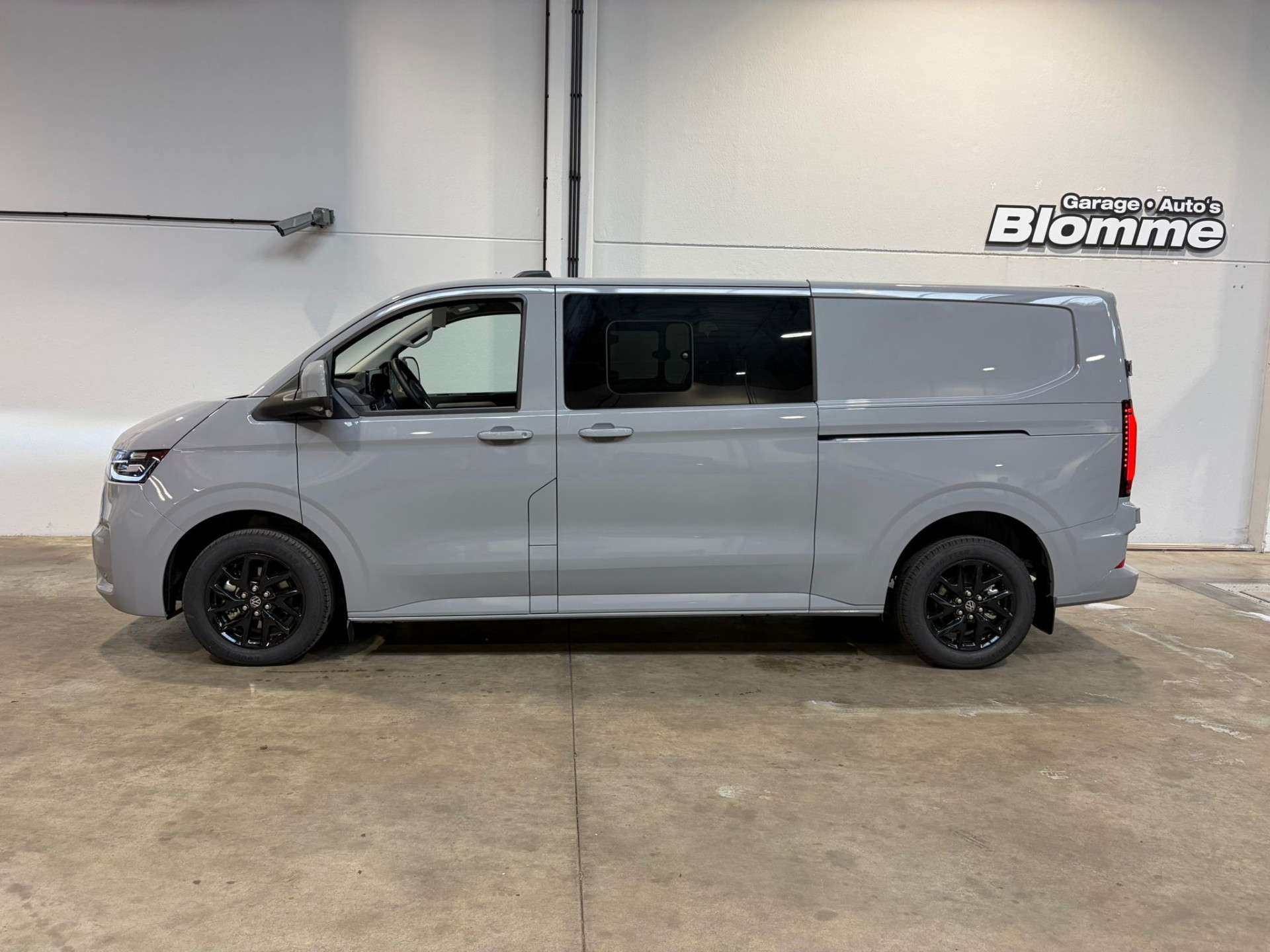 Volkswagen Transporter 2.0 TDI L2H1 4MOTION Dubbele cabine 5 zitplaatsen,