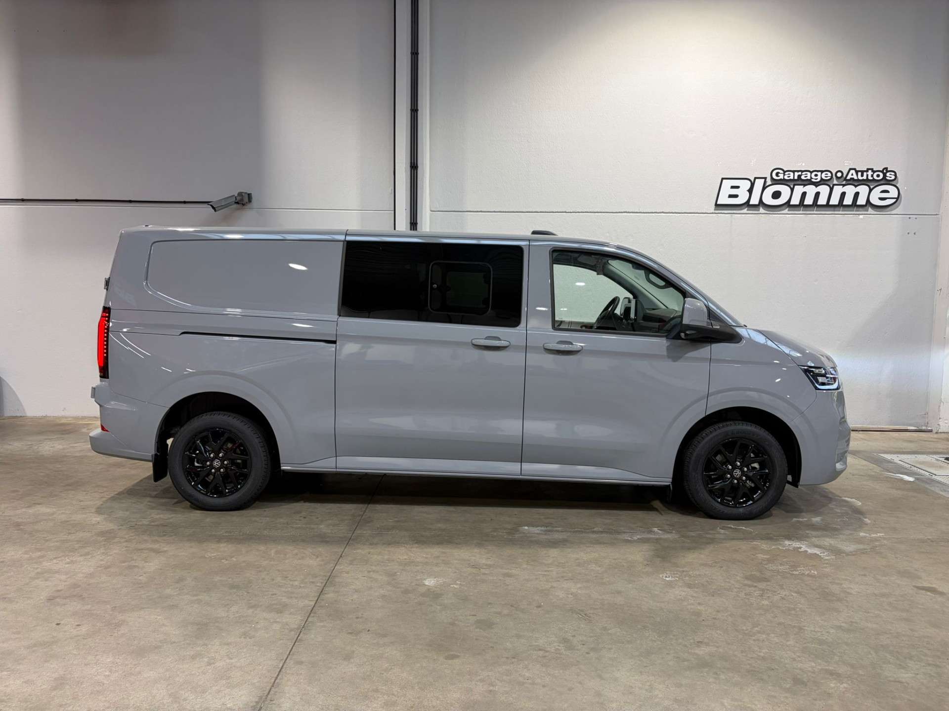 Volkswagen Transporter 2.0 TDI L2H1 4MOTION Dubbele cabine 5 zitplaatsen,