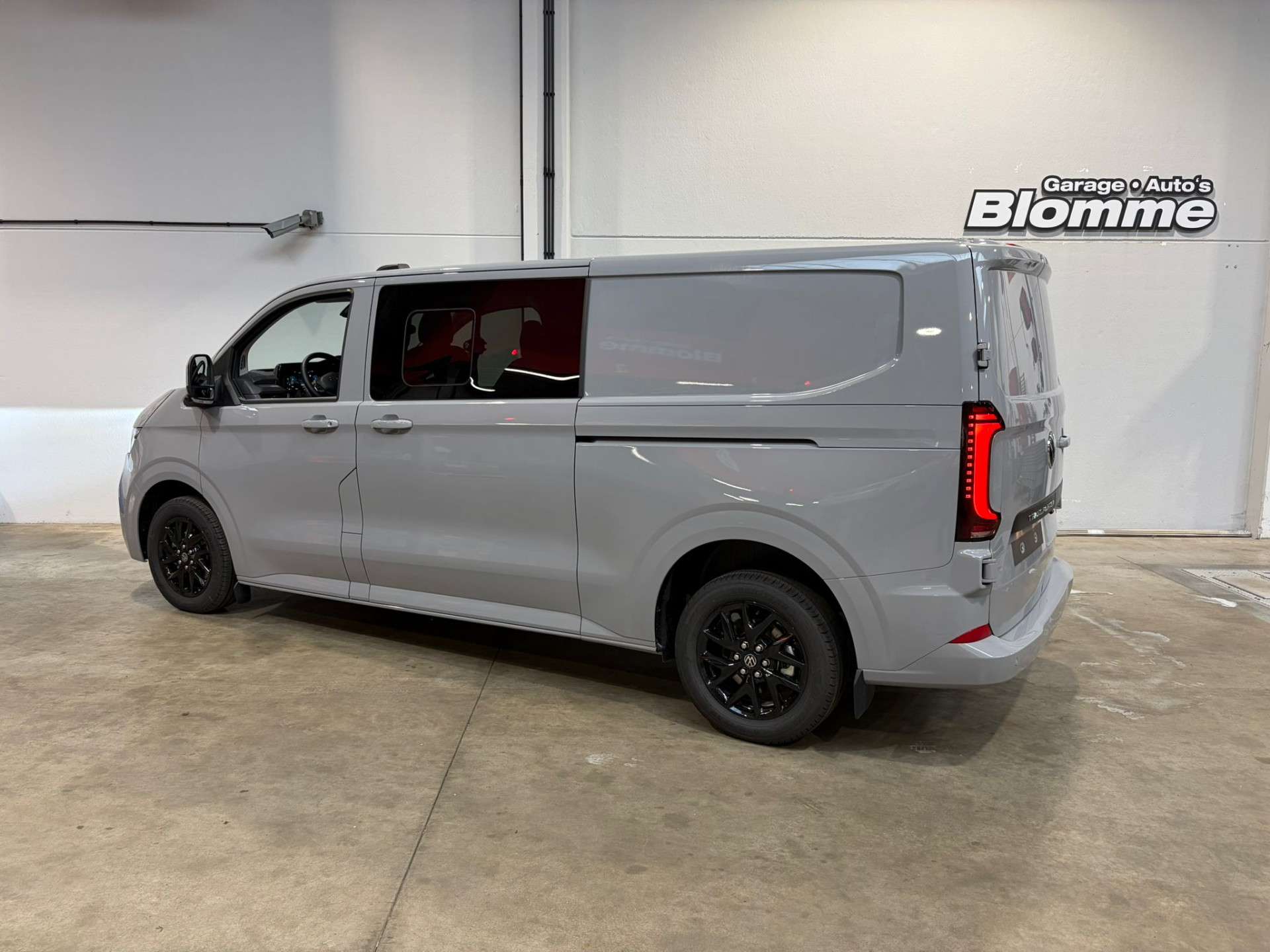 Volkswagen Transporter 2.0 TDI L2H1 4MOTION Dubbele cabine 5 zitplaatsen,