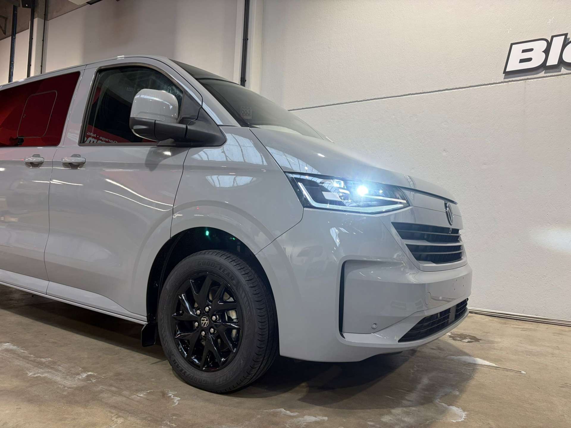 Volkswagen Transporter 2.0 TDI L2H1 4MOTION Dubbele cabine 5 zitplaatsen,