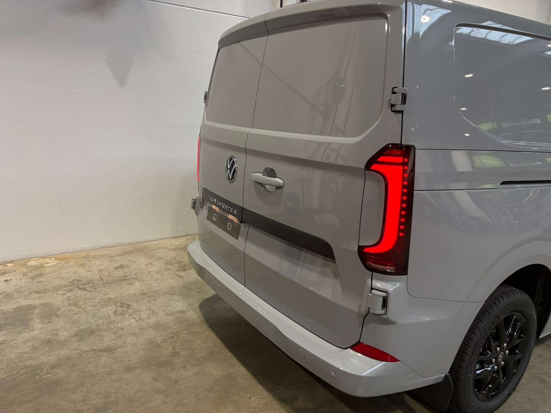 Volkswagen Transporter 2.0 TDI L2H1 4MOTION Dubbele cabine 5 zitplaatsen,