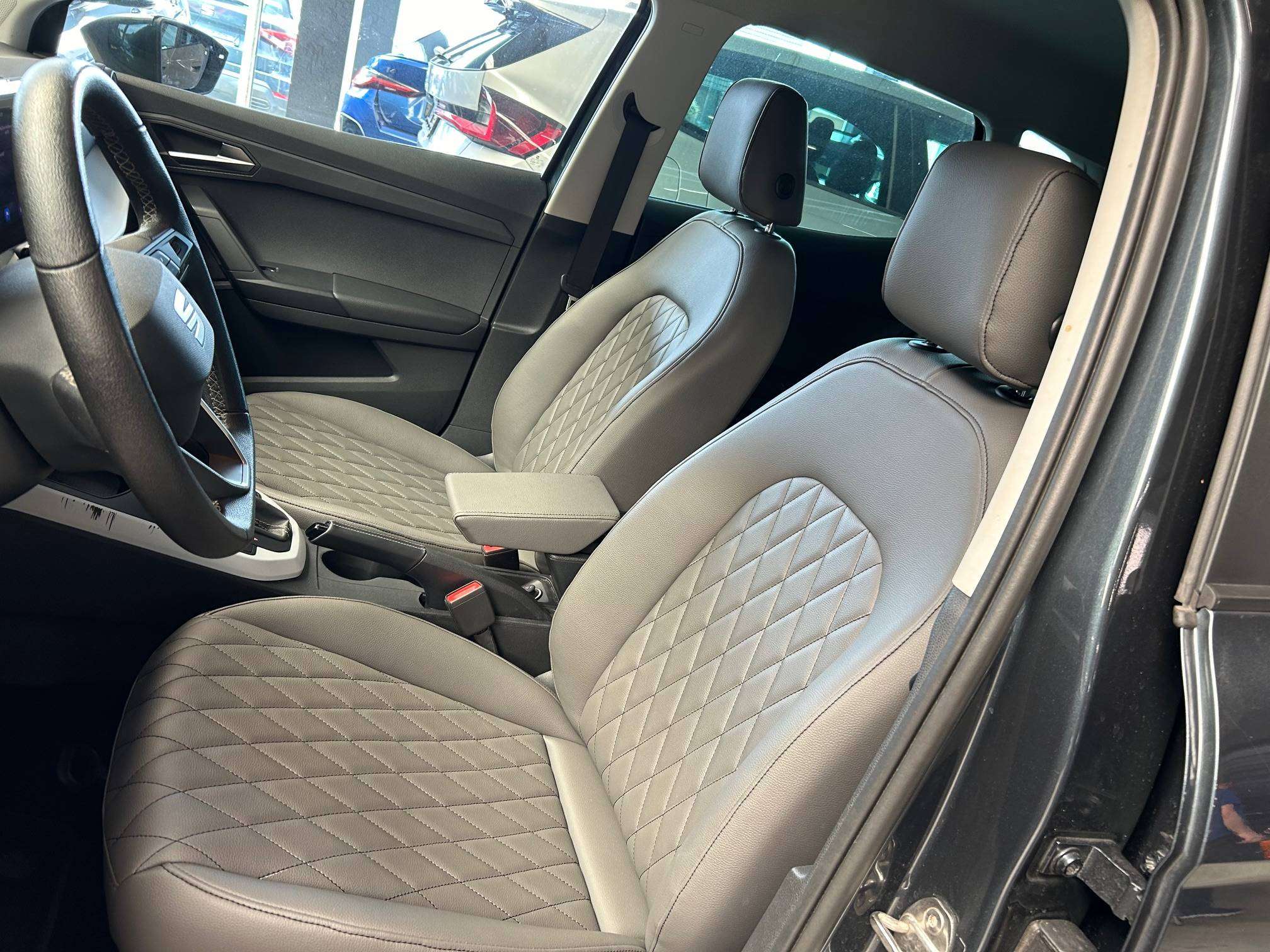 SEAT Arona 1.0 TSI DSG Alu/Leder/Led/Pdc/Cruise *1j garantie*
