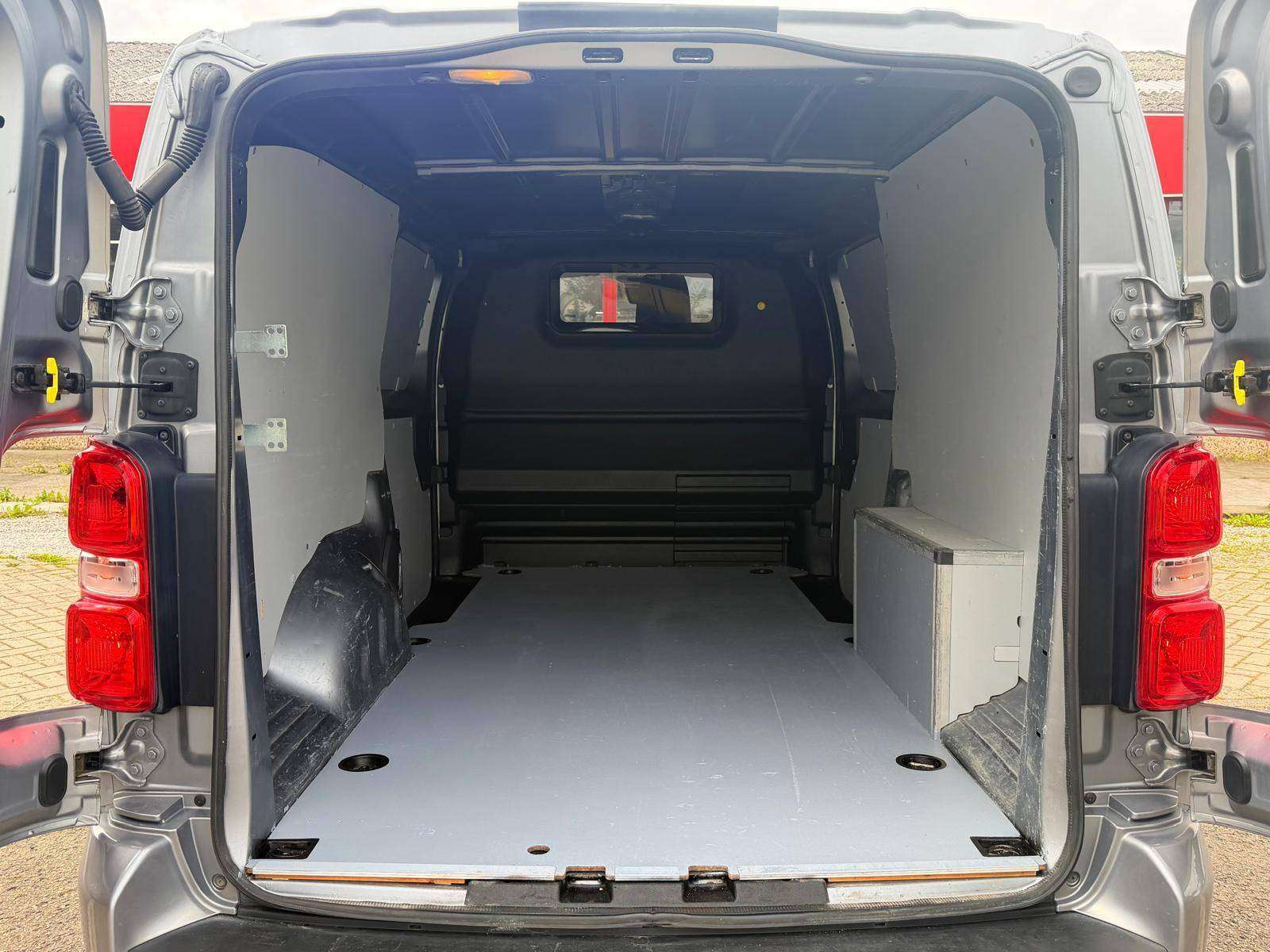 Peugeot Expert 2.O HDI 177CV BOITE AUTO GPS LONG CHASIS