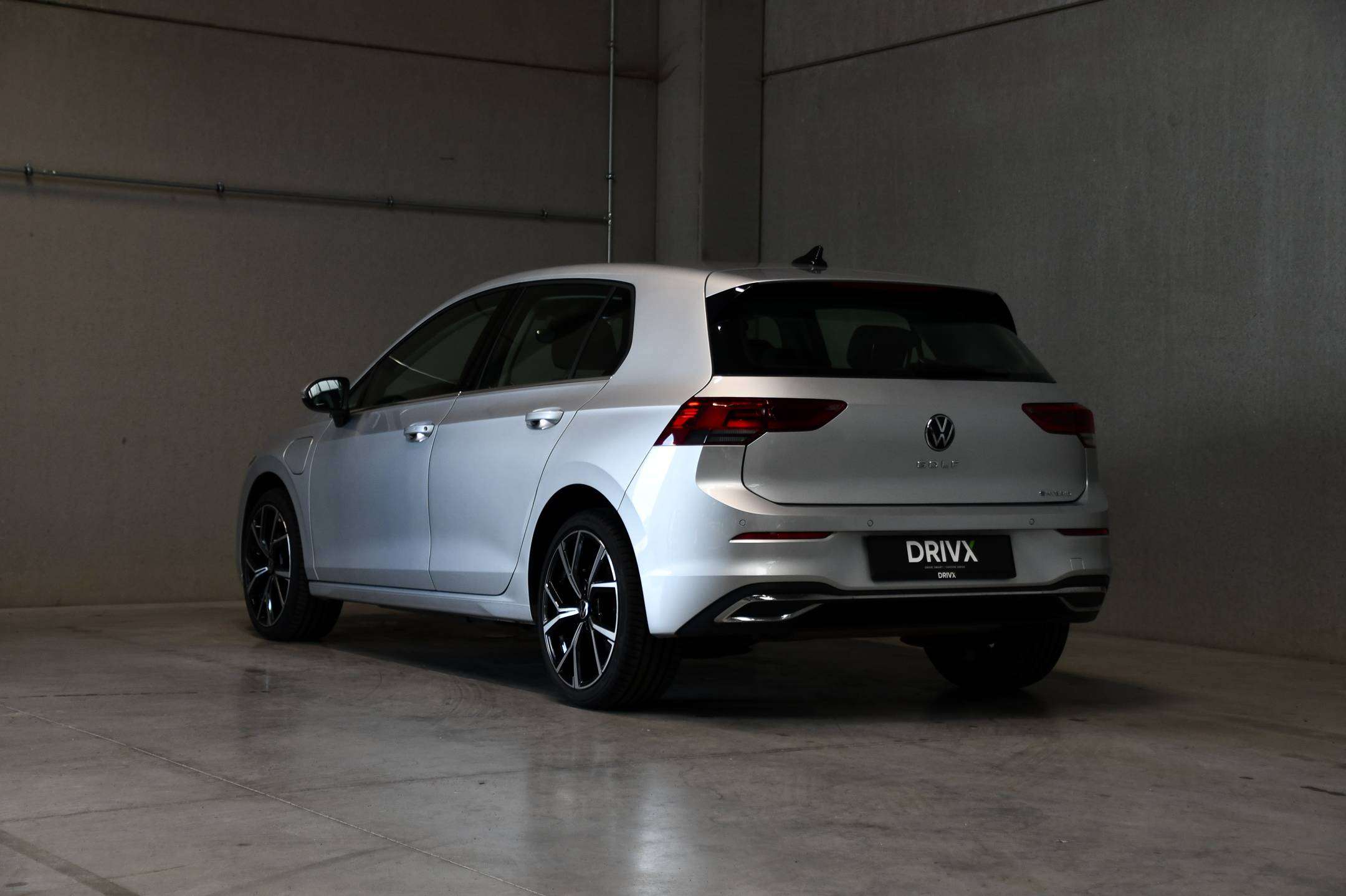 Volkswagen Golf Golf - PHEV - Camera - Carplay - Adaptive Cruise Control - Sfeerverlichting - DAB