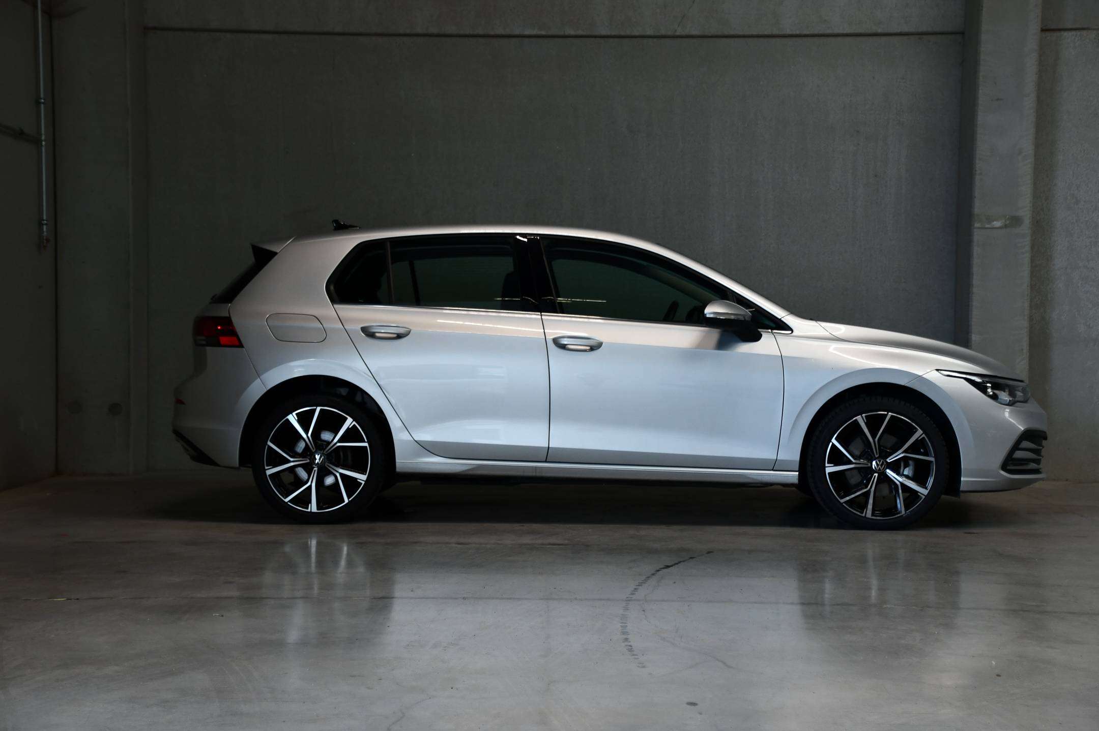Volkswagen Golf Golf - PHEV - Camera - Carplay - Adaptive Cruise Control - Sfeerverlichting - DAB