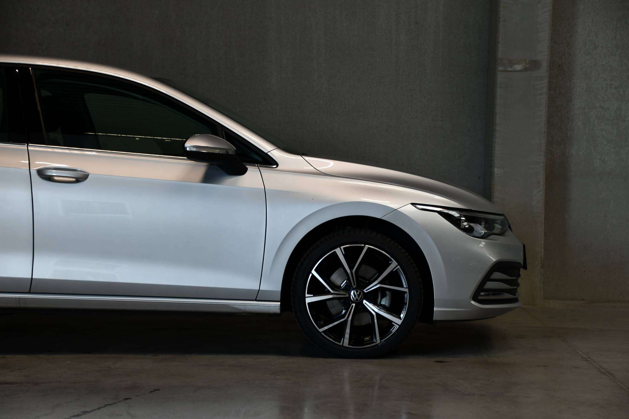 Volkswagen Golf Golf - PHEV - Camera - Carplay - Adaptive Cruise Control - Sfeerverlichting - DAB