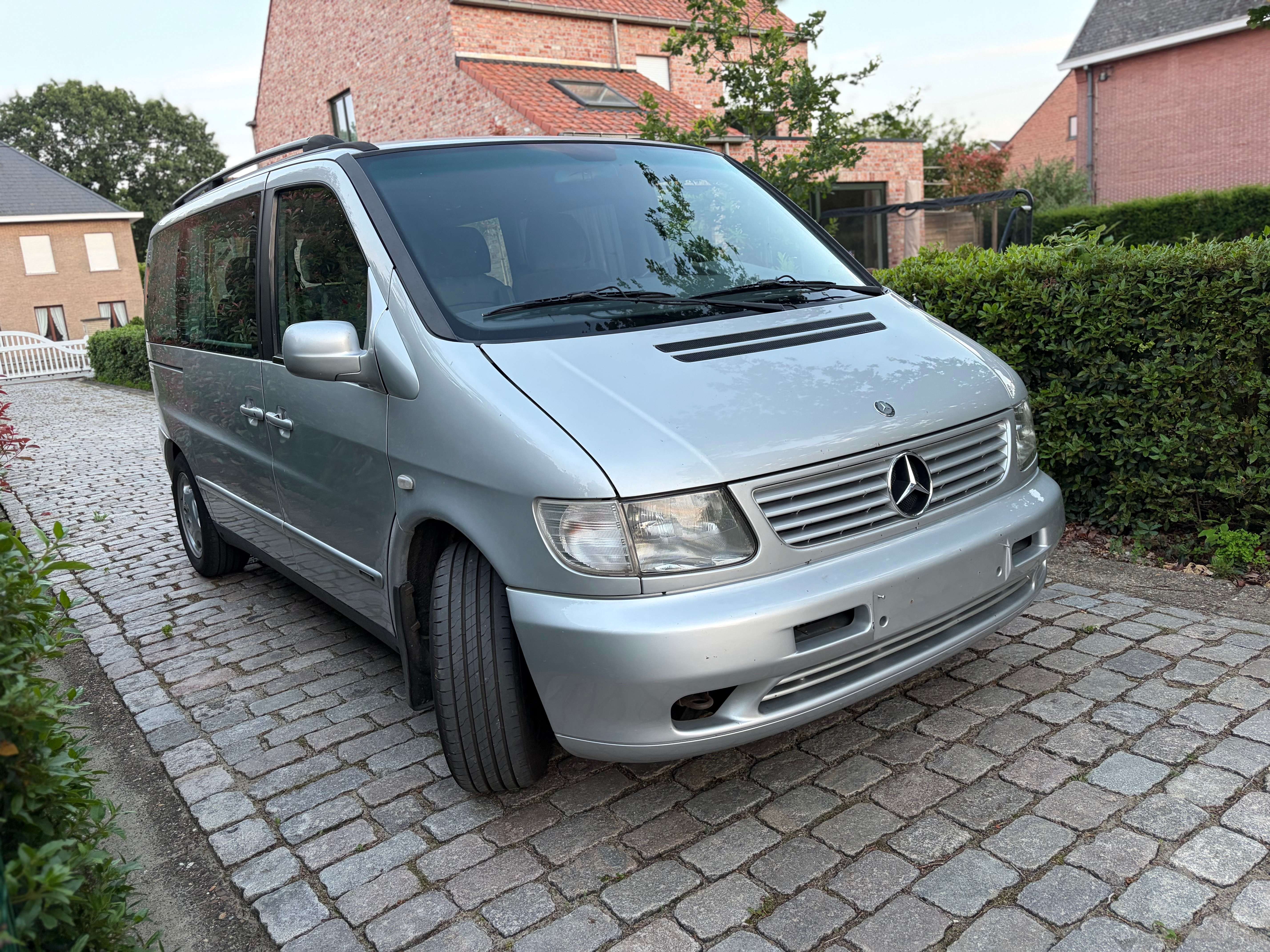 Mercedes-Benz V 220 CDI Fashion Perfect condition First Owner 2 keys 7 seats