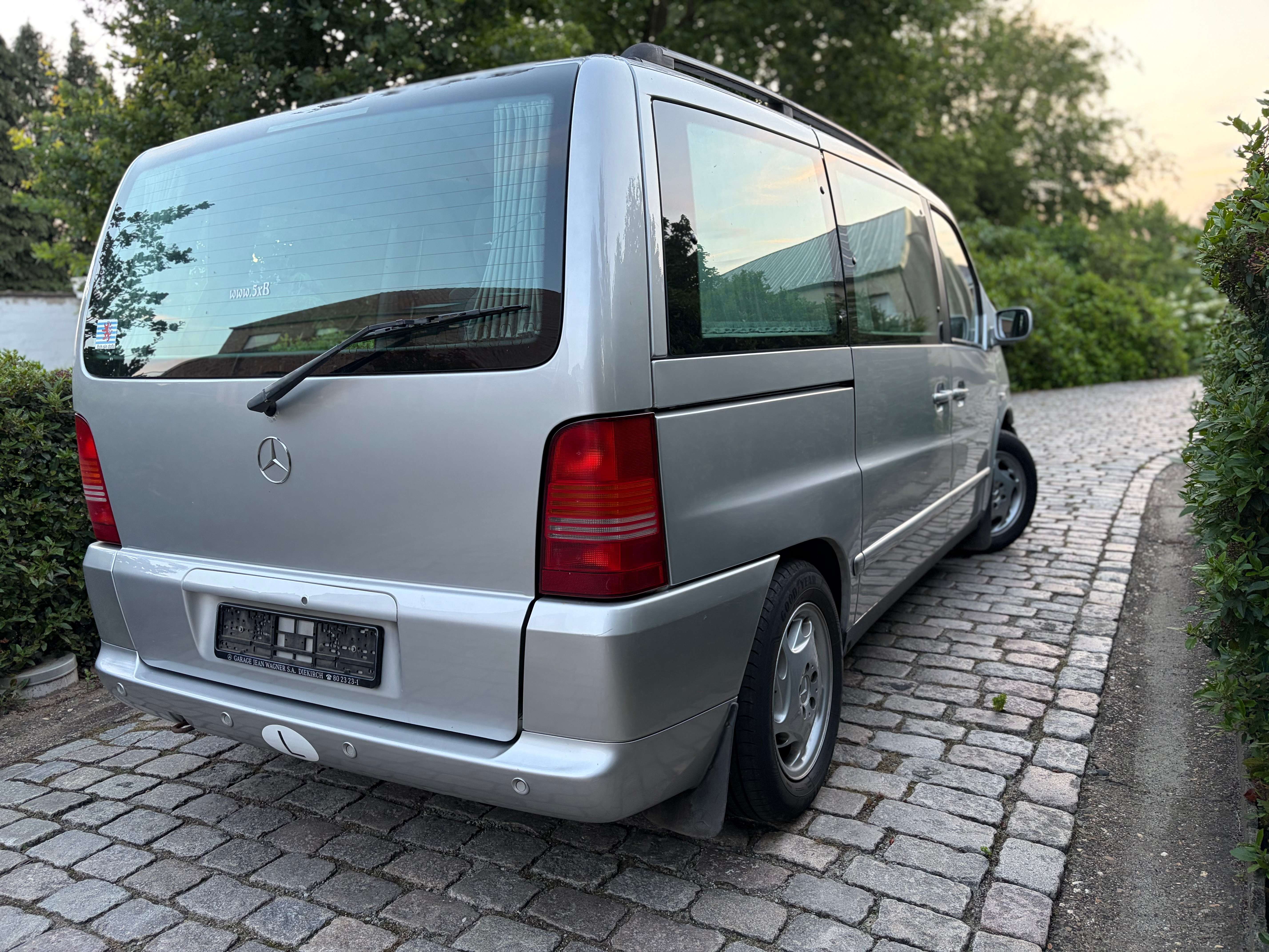 Mercedes-Benz V 220 CDI Fashion Perfect condition First Owner 2 keys 7 seats