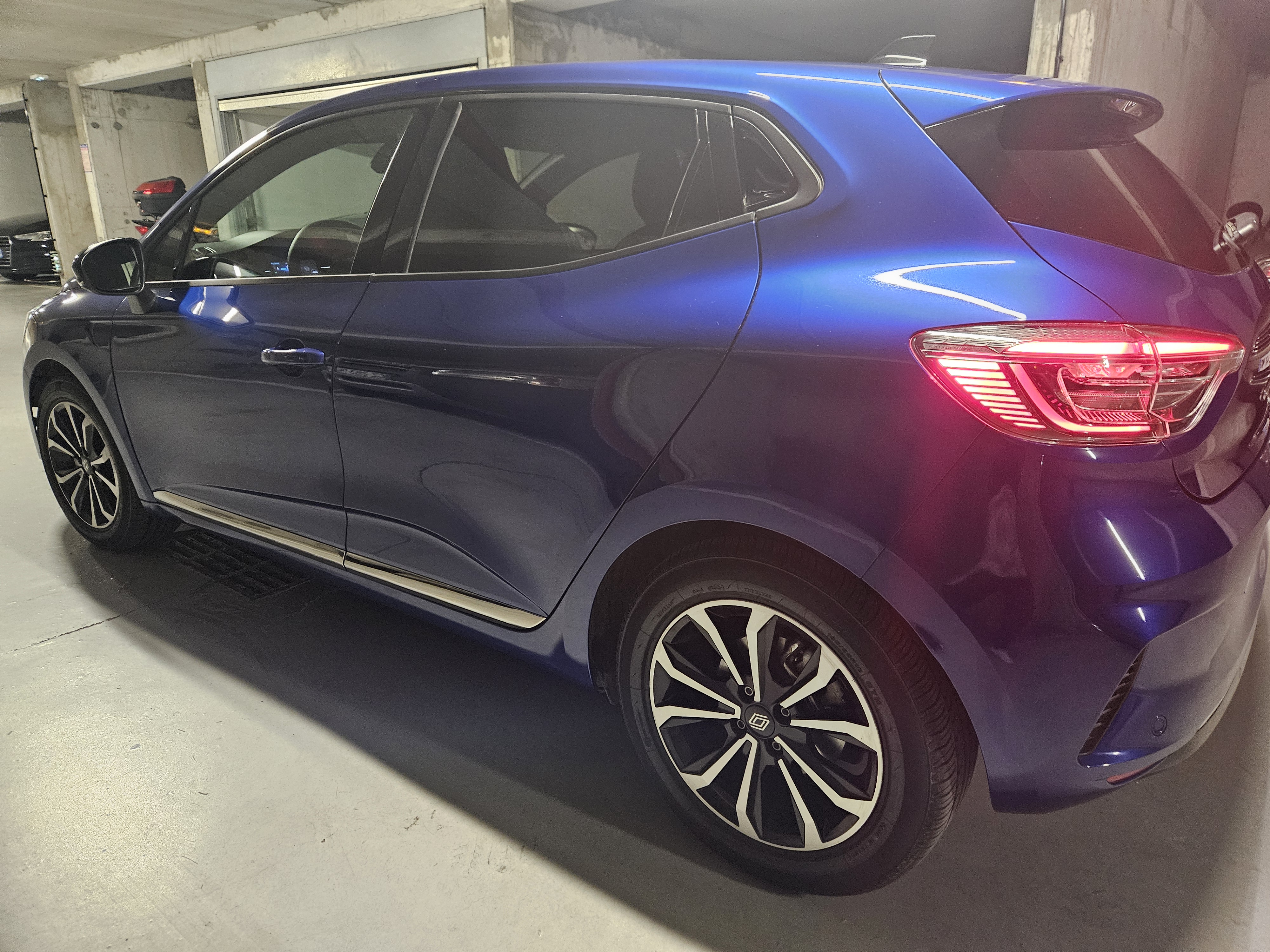 Renault Clio V (2) 1.6 E-TECH FULL HYBRID 145 TECHNO