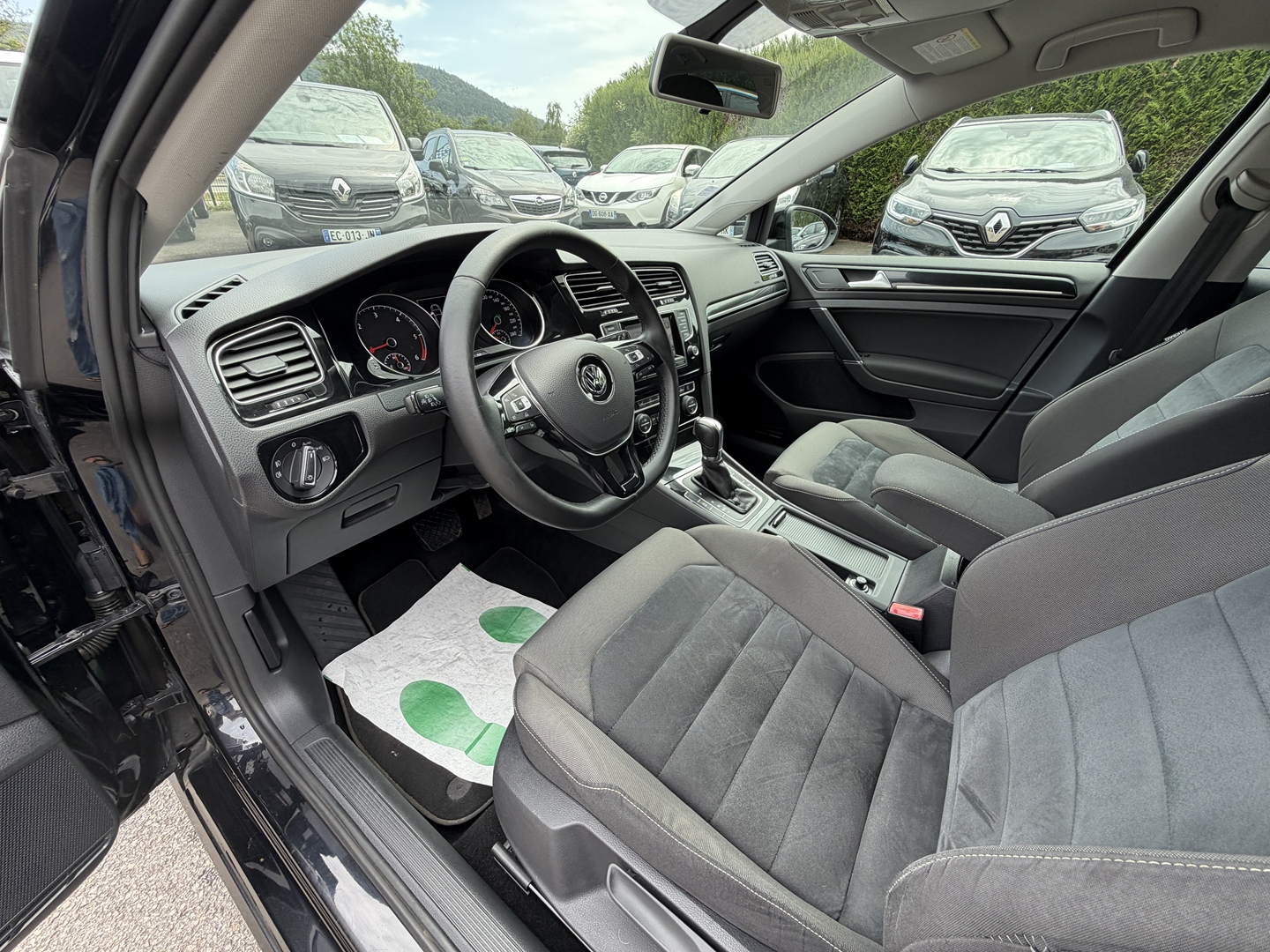 Volkswagen GOLF VII 2.0 TDI 150CH BLUEMOTION TECHNOLOGY FAP CARAT DSG6 5P