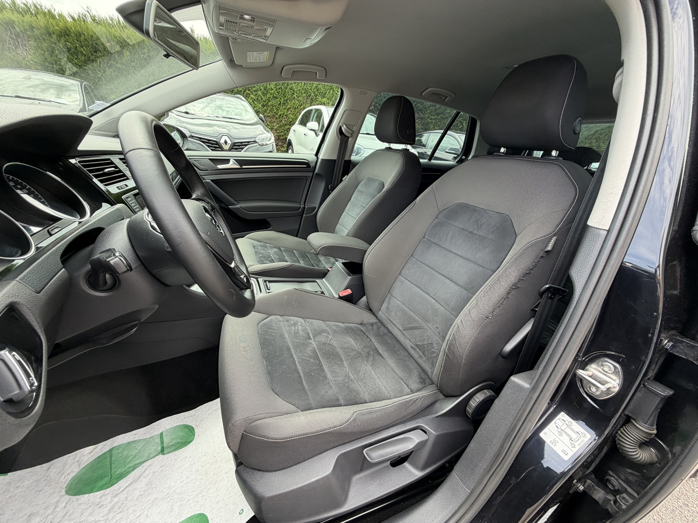 Volkswagen GOLF VII 2.0 TDI 150CH BLUEMOTION TECHNOLOGY FAP CARAT DSG6 5P