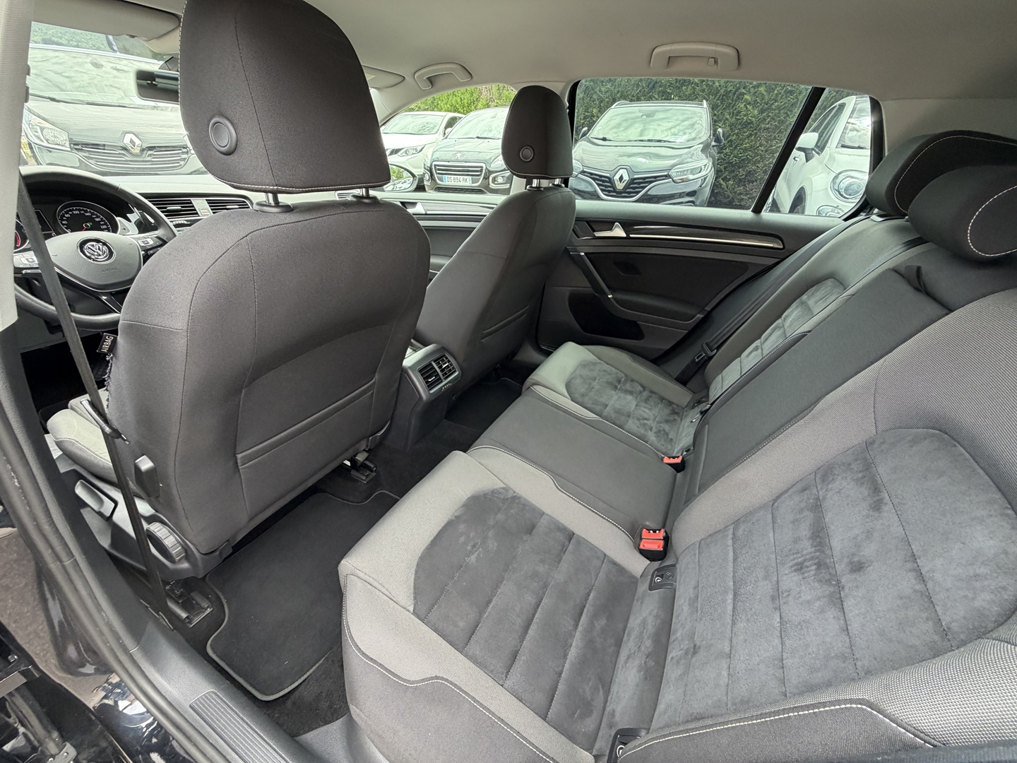 Volkswagen GOLF VII 2.0 TDI 150CH BLUEMOTION TECHNOLOGY FAP CARAT DSG6 5P