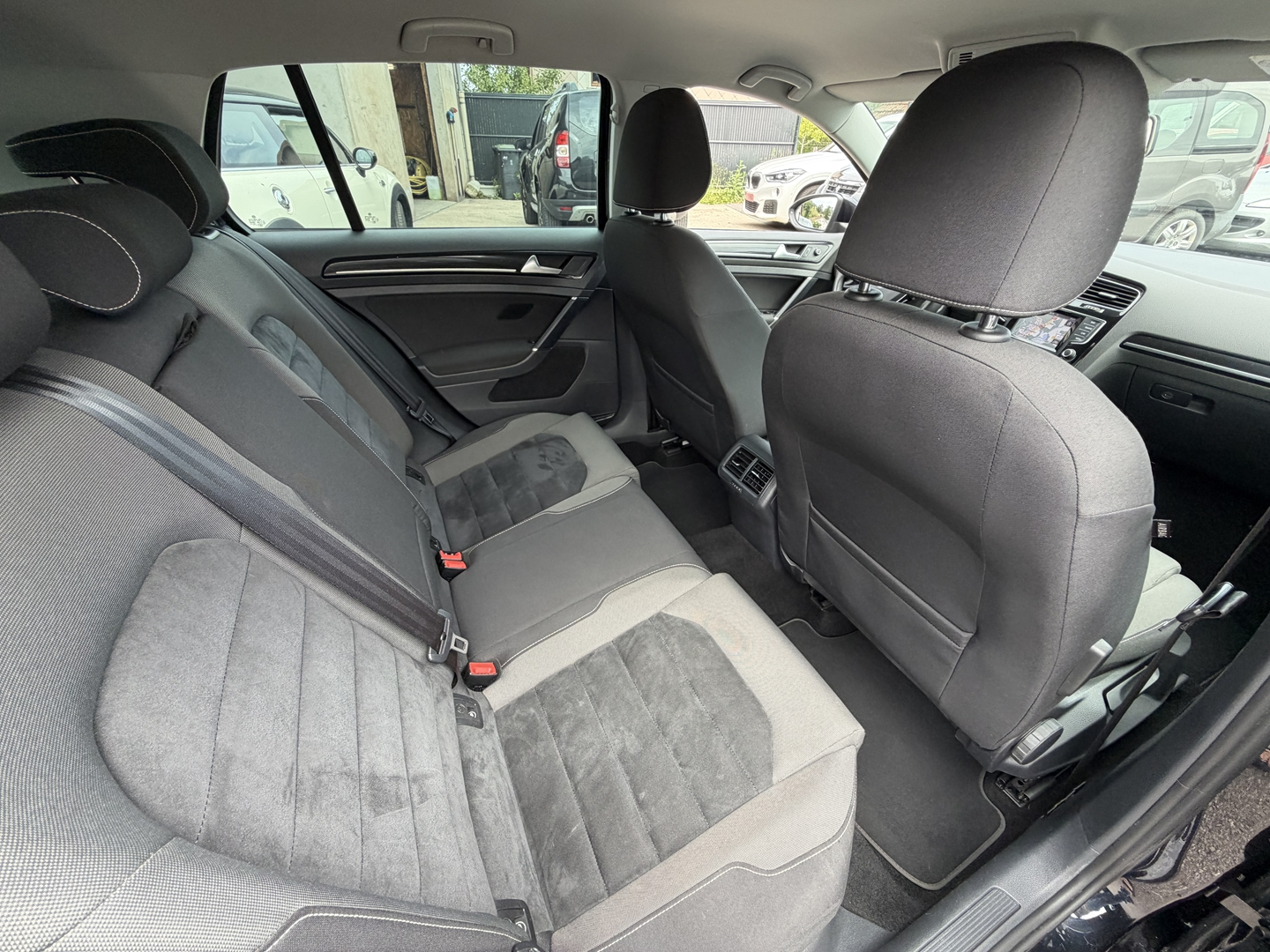 Volkswagen GOLF VII 2.0 TDI 150CH BLUEMOTION TECHNOLOGY FAP CARAT DSG6 5P
