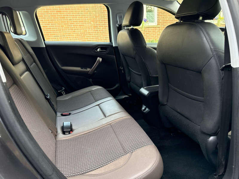 Peugeot 2008 1.2 VTI 82CH ALLURE * 86.000KM * GPS * LED * JANTES ALU