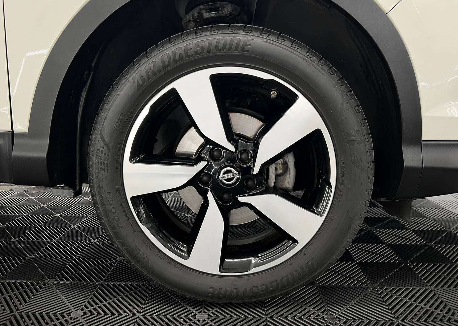 Nissan Qashqai Qashqai 1.2 DIG-T 2WD Business Edition