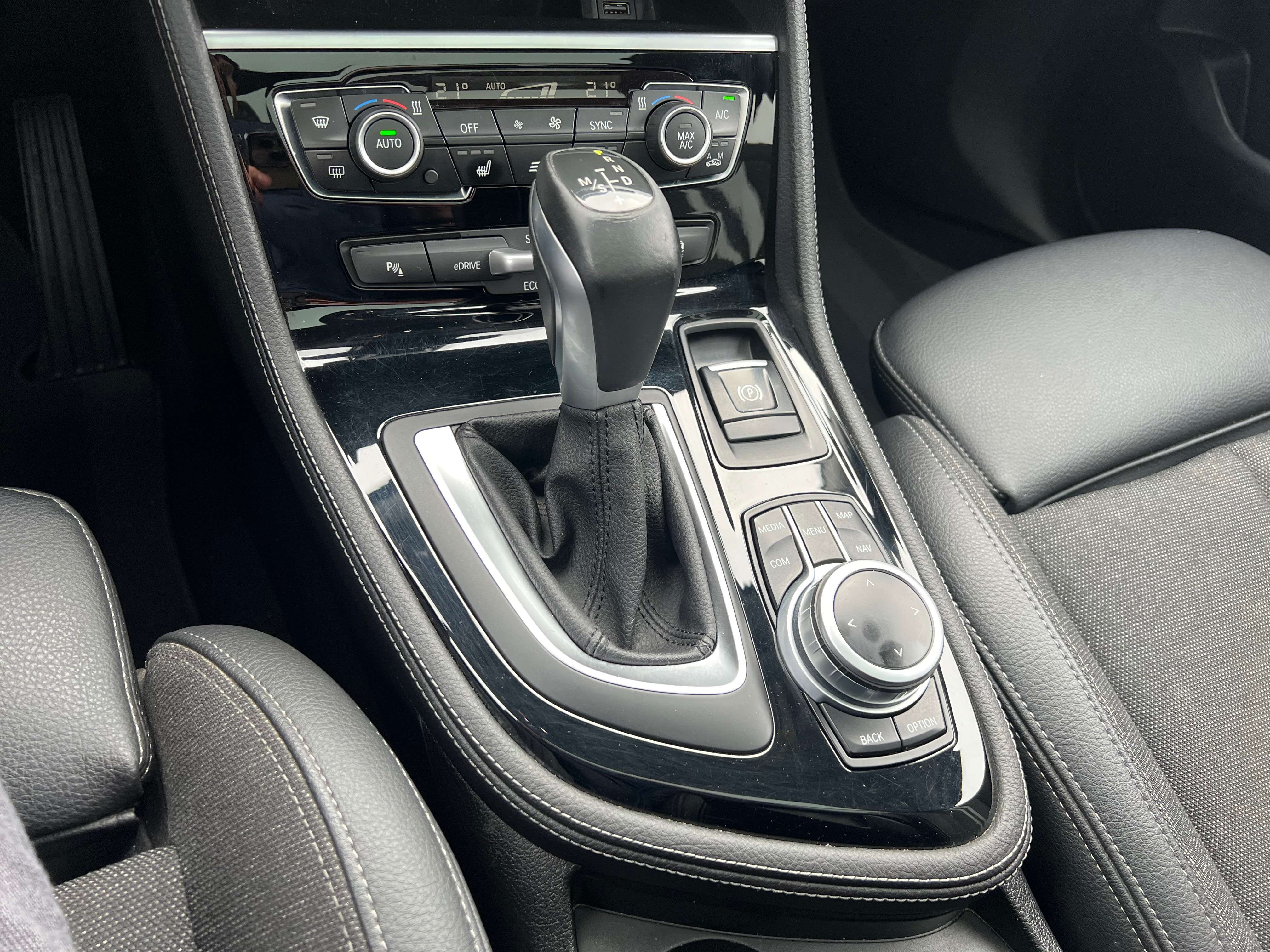BMW 225 XE Active Tourer Sport Line NETTO: €15.694