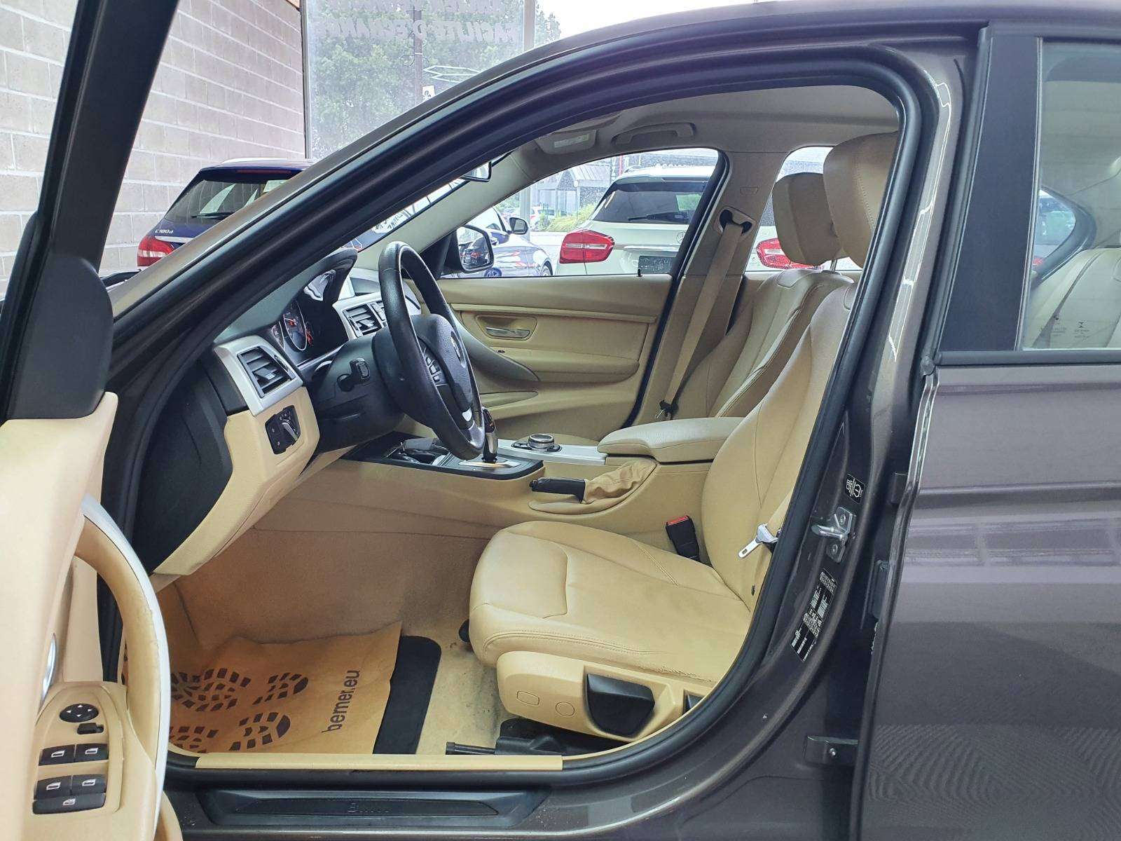 BMW 318 🟢DIESEL 143CV - FULL CARNET - BOITE AUTO - CAPTEURS