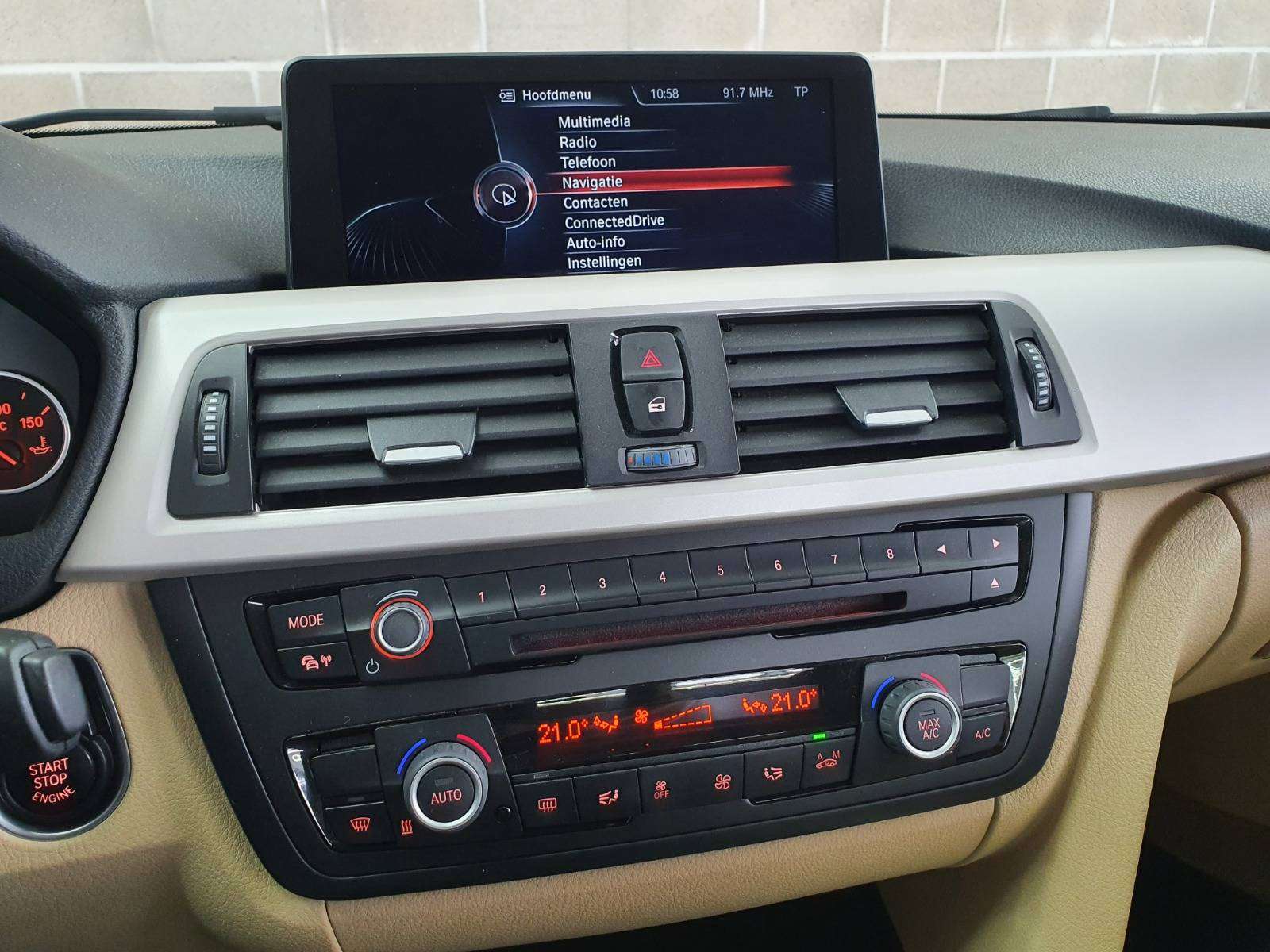 BMW 318 🟢DIESEL 143CV - FULL CARNET - BOITE AUTO - CAPTEURS
