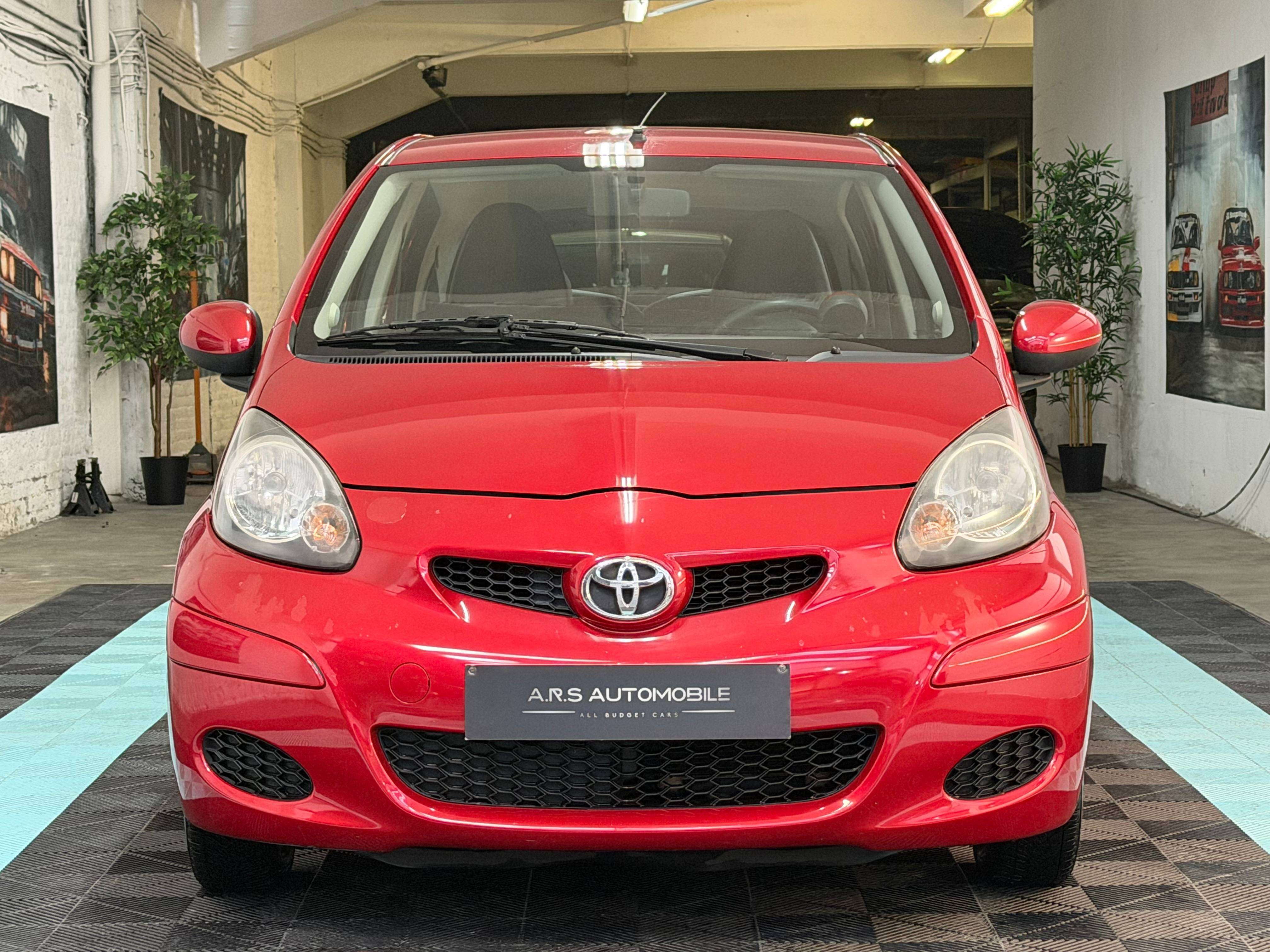 Toyota Aygo 1.0i Pret a immat. - Airco - Semi cuir - Garantie 12mois