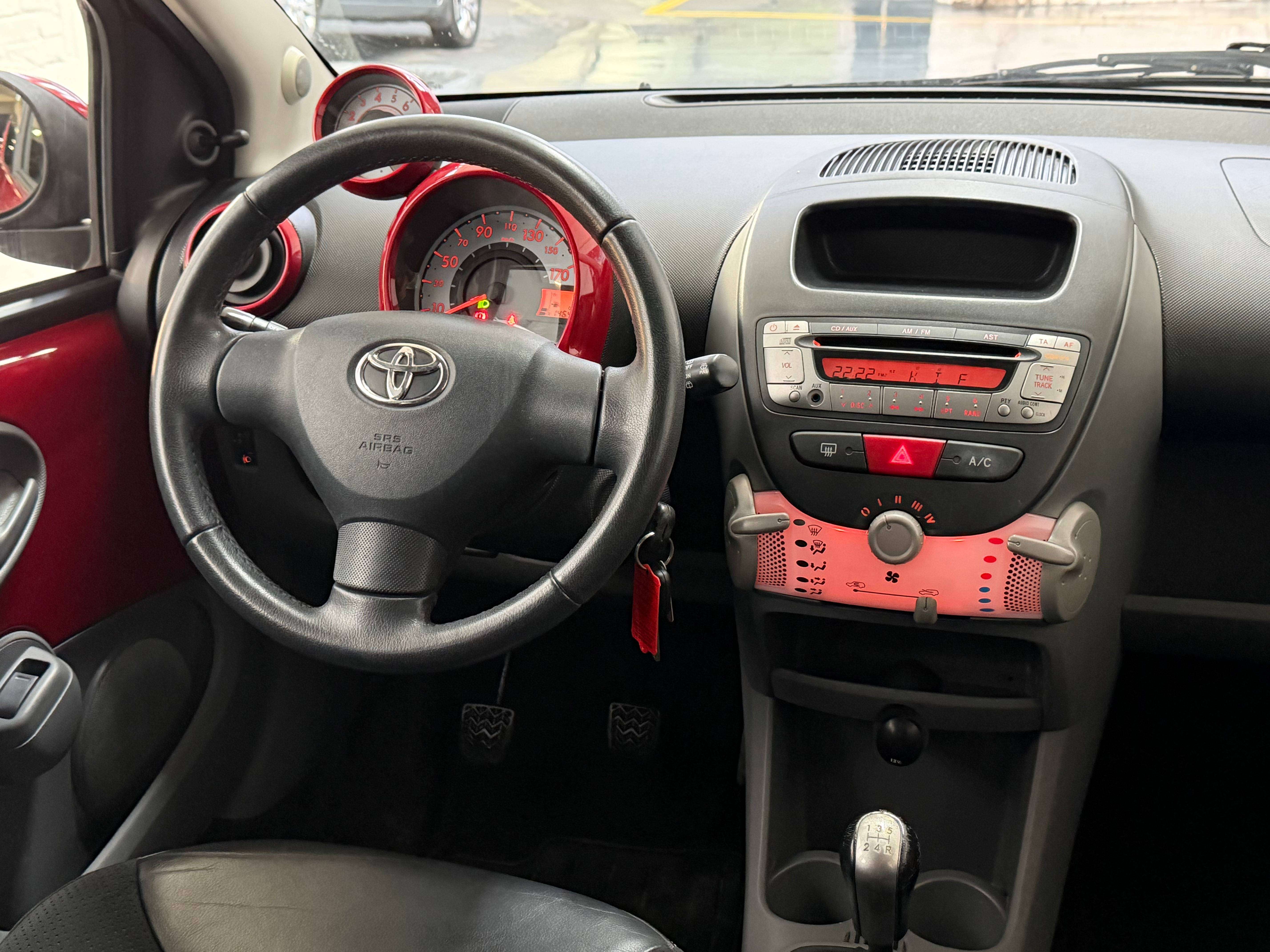 Toyota Aygo 1.0i Pret a immat. - Airco - Semi cuir - Garantie 12mois