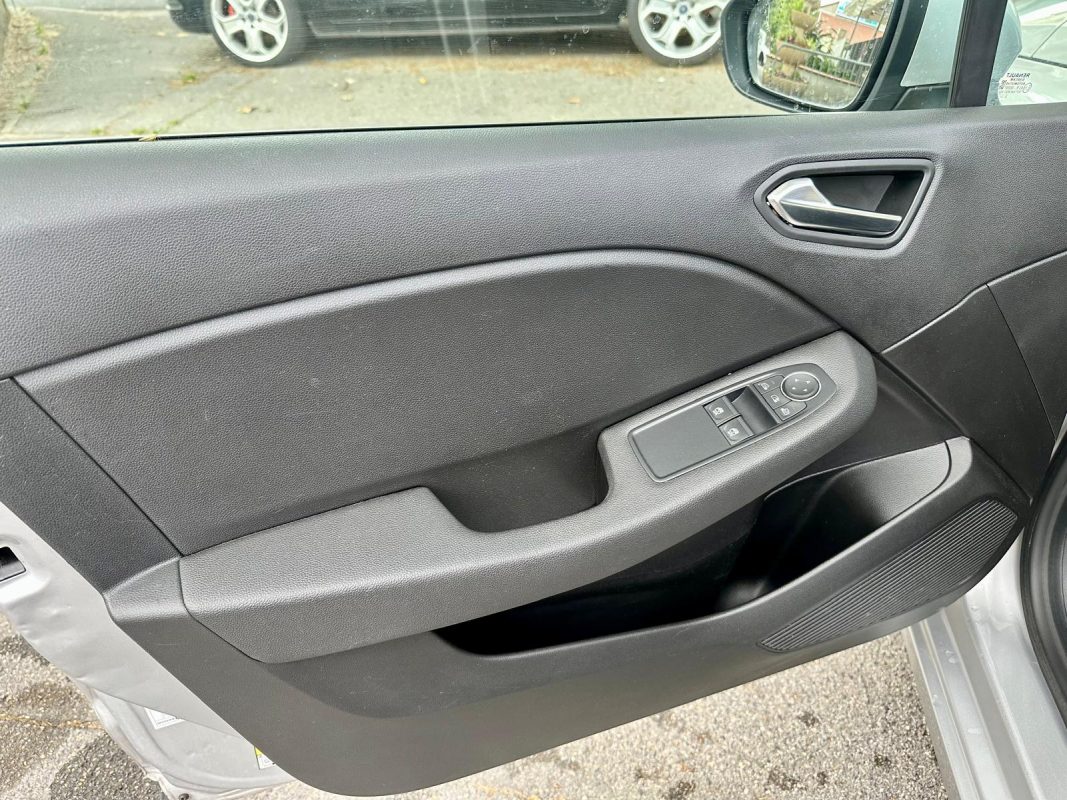 Renault Clio V 1.6 E-TECH 140 BUSINESS