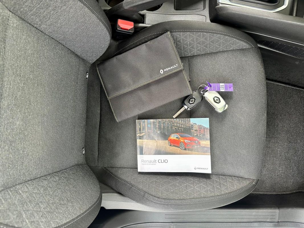 Renault Clio V 1.6 E-TECH 140 BUSINESS