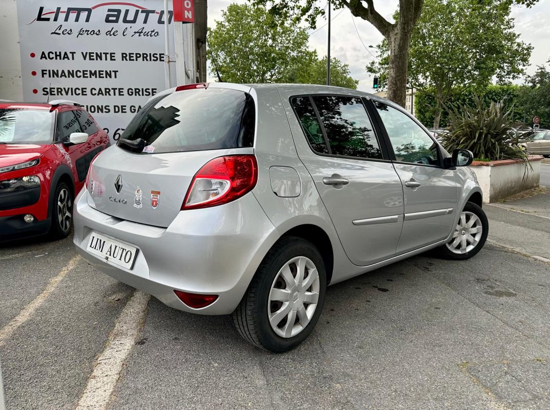 Renault Clio III 1.2 TCE 100 EXPRESSION 5 Portes