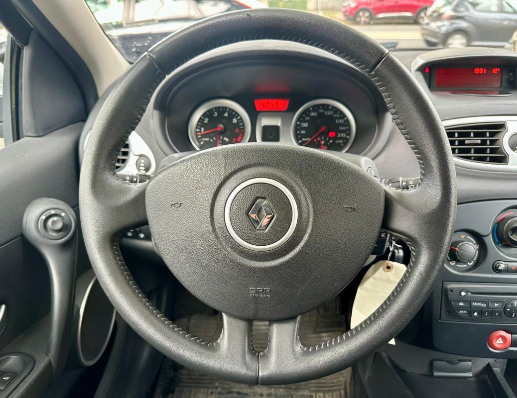 Renault Clio III 1.2 TCE 100 EXPRESSION 5 Portes