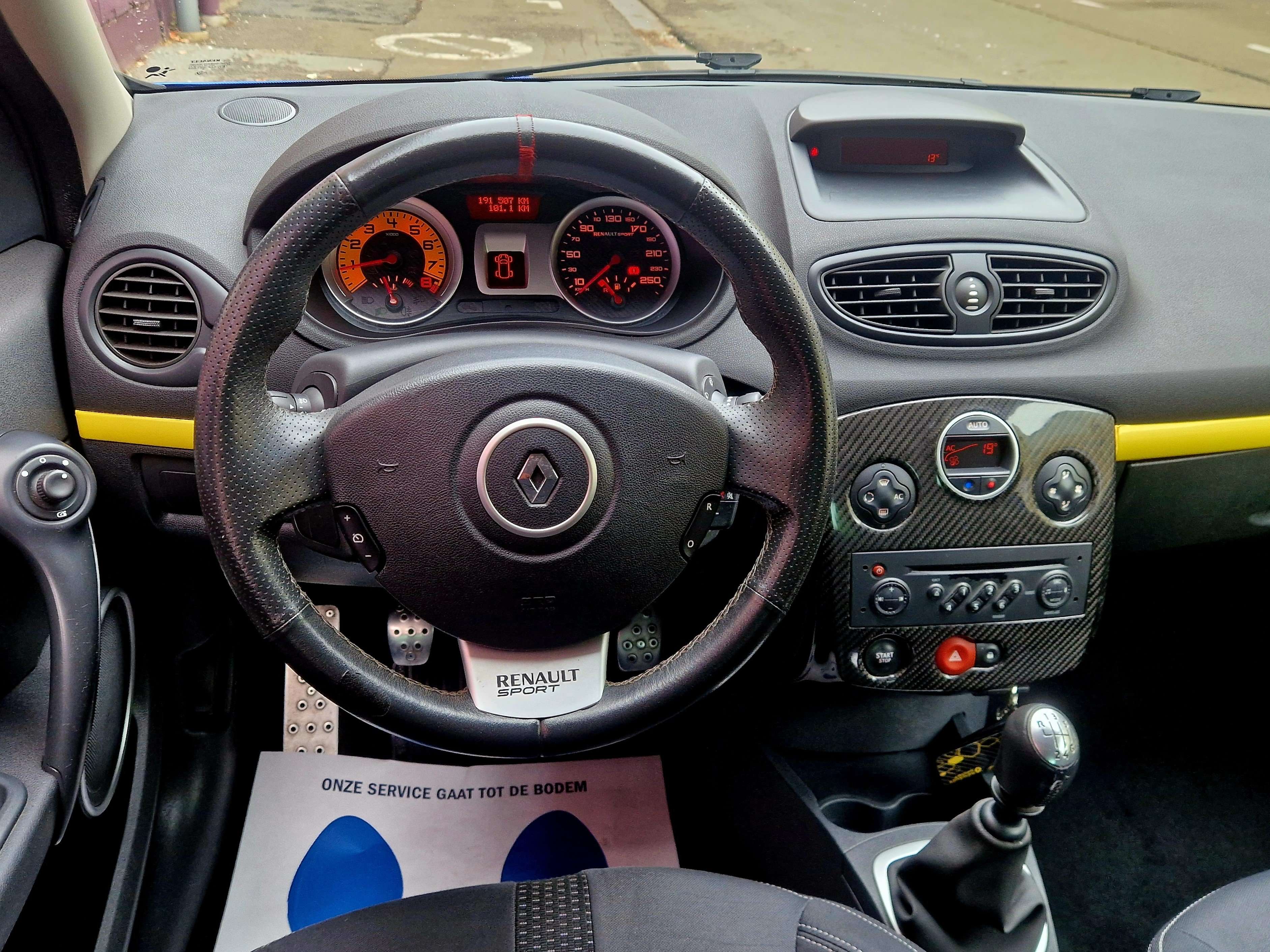 Renault Clio Clio 2.0i 16v Sport