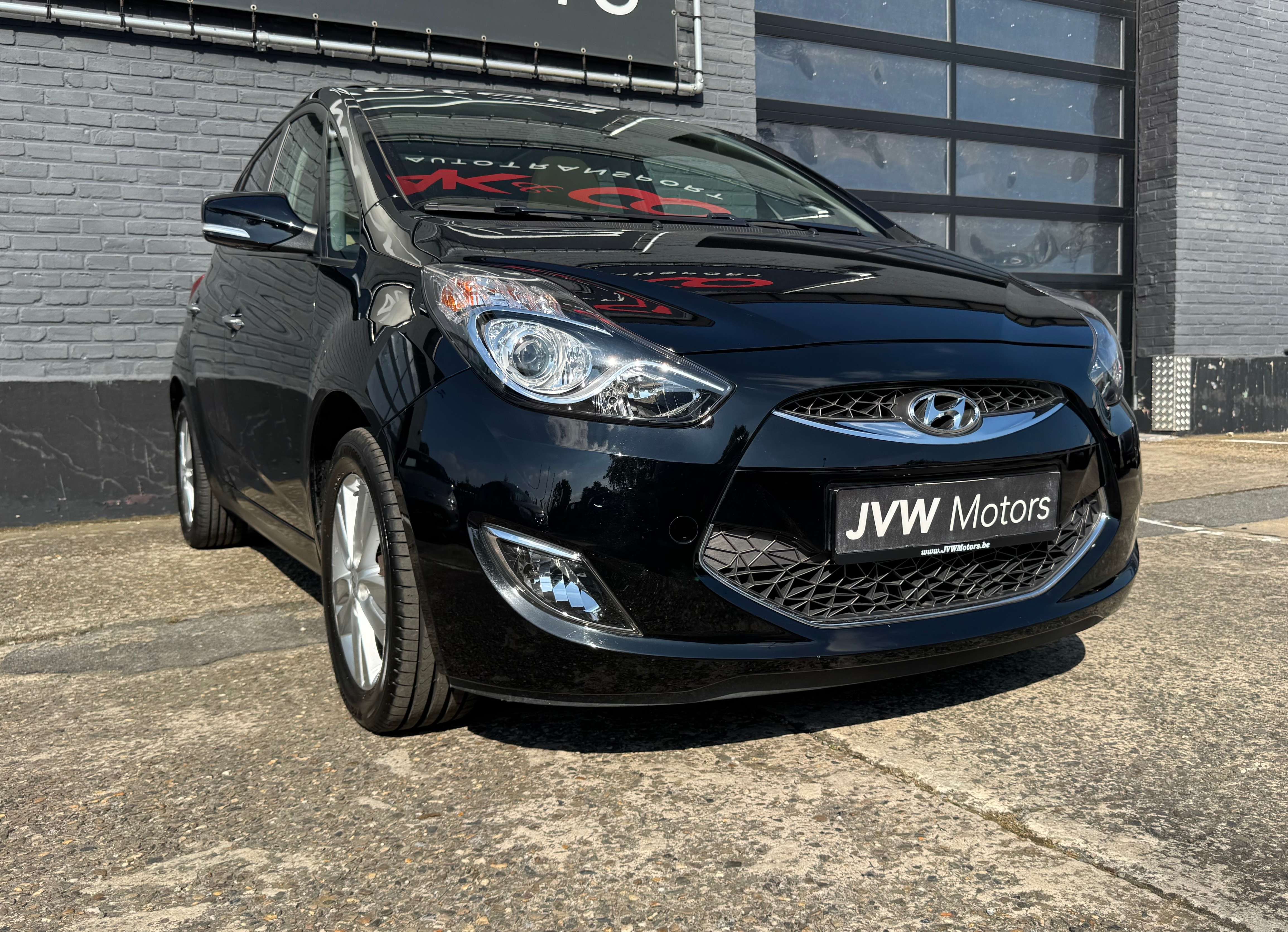 Hyundai iX20 1.4i * 74dKM * Leder * Camera * Navi * Pano * Garantie