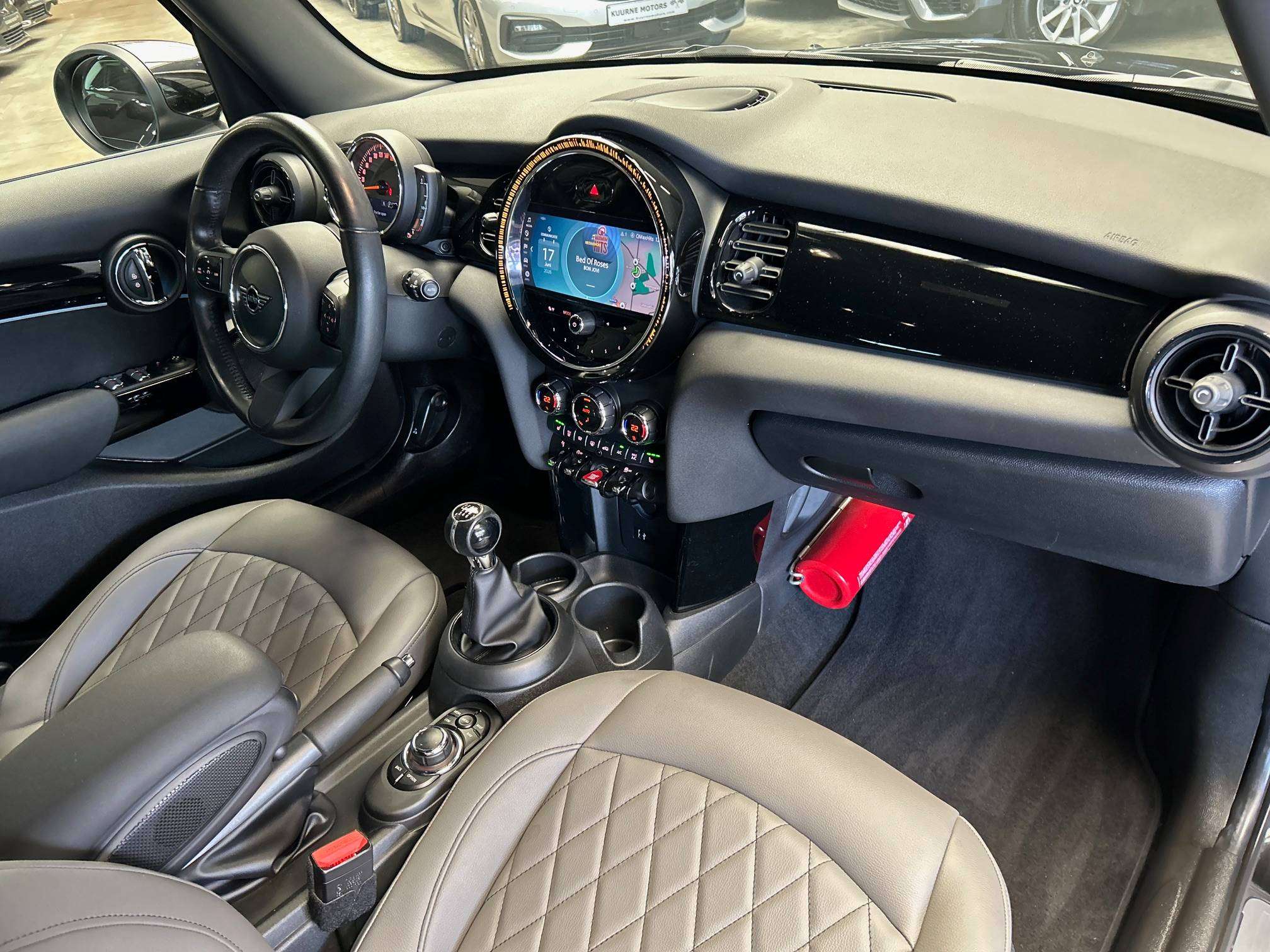 MINI One 1.5i 5d. Alu17"/Led/Leder/Gps/Cam/Pdc/Bt *1j garantie*