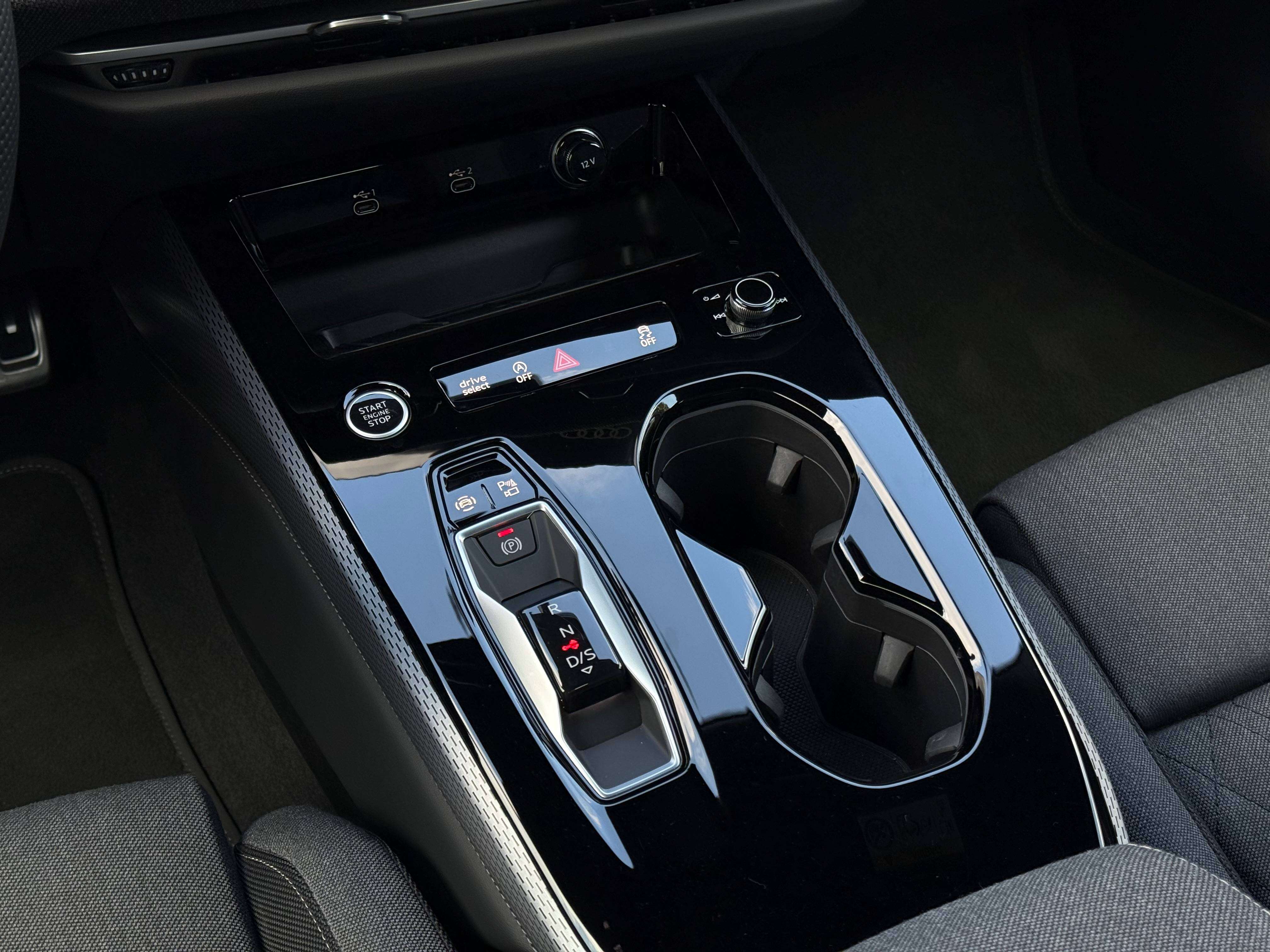 Audi A5 40TFSI EDITION ONE SLINE AMBIENT CARPLAY TREKHAAK