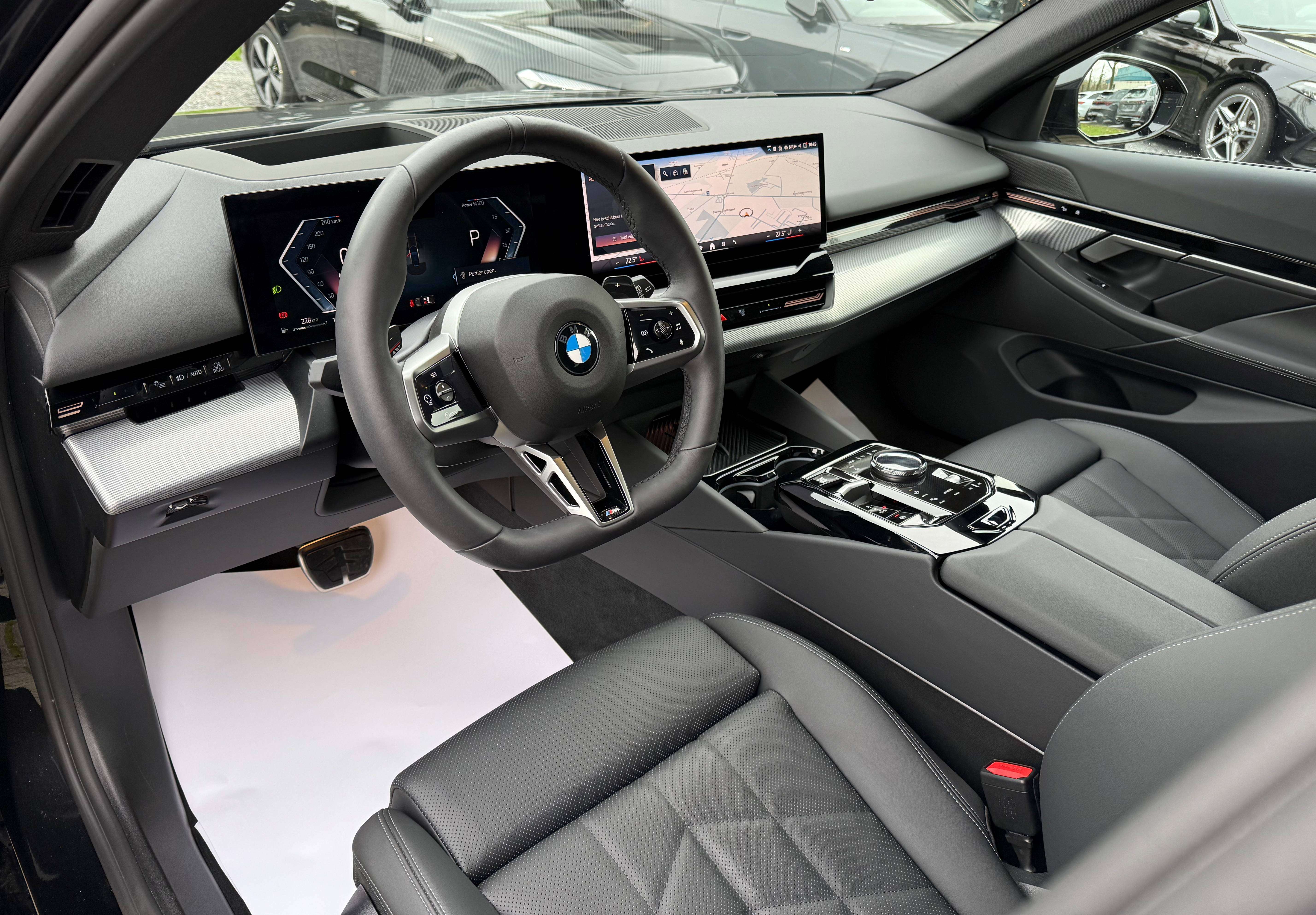 BMW 520 TOURING MPACK 360° CAM HEADUP CARPLAY SFEER ACC