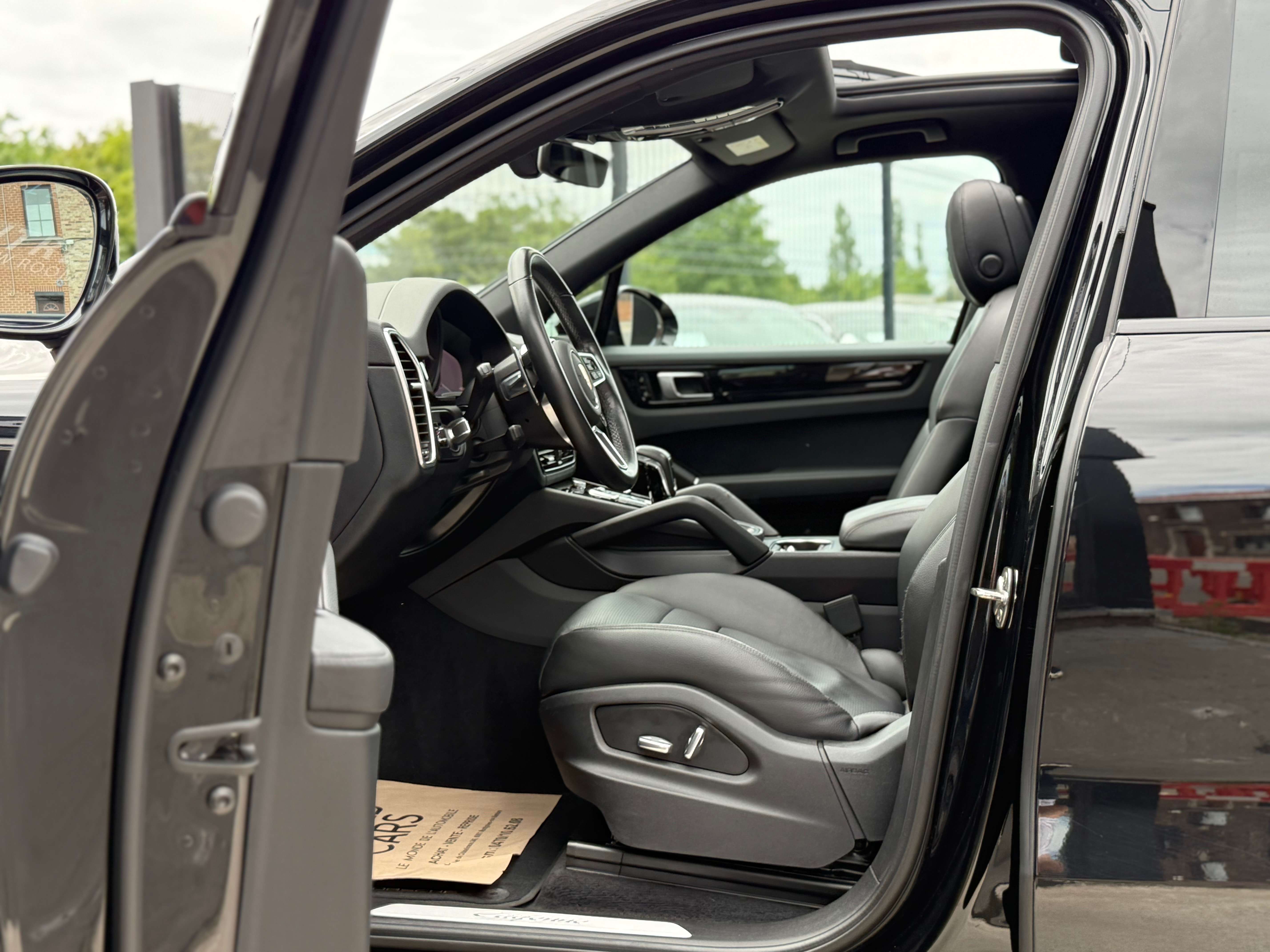 Porsche Cayenne 3.0i V6 PHEV Tiptronic S TOIT PANO - PNEUMATIC - CAMERA - ECHAP. SPORT - GARANTIE 12MOIS