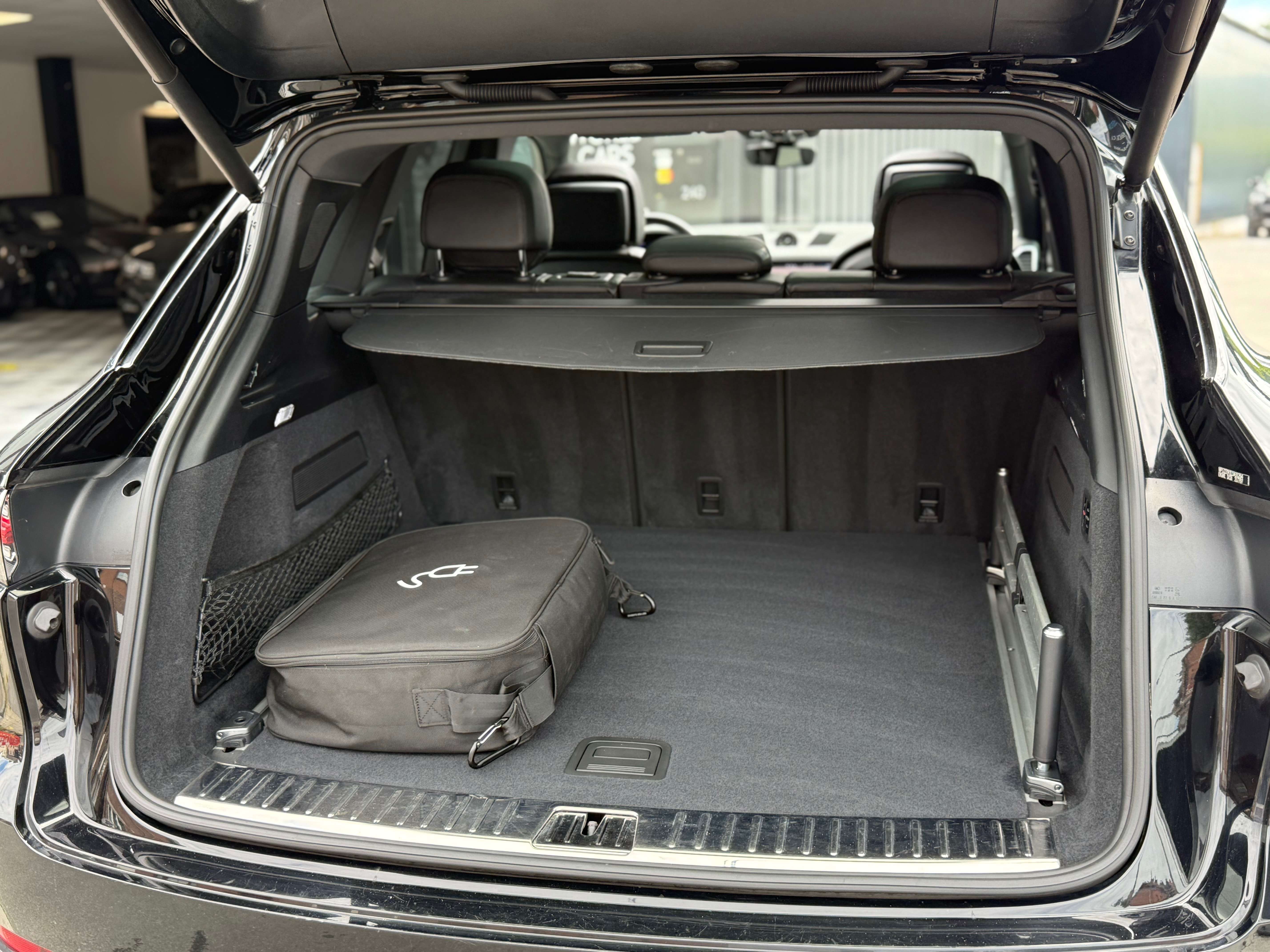Porsche Cayenne 3.0i V6 PHEV Tiptronic S TOIT PANO - PNEUMATIC - CAMERA - ECHAP. SPORT - GARANTIE 12MOIS