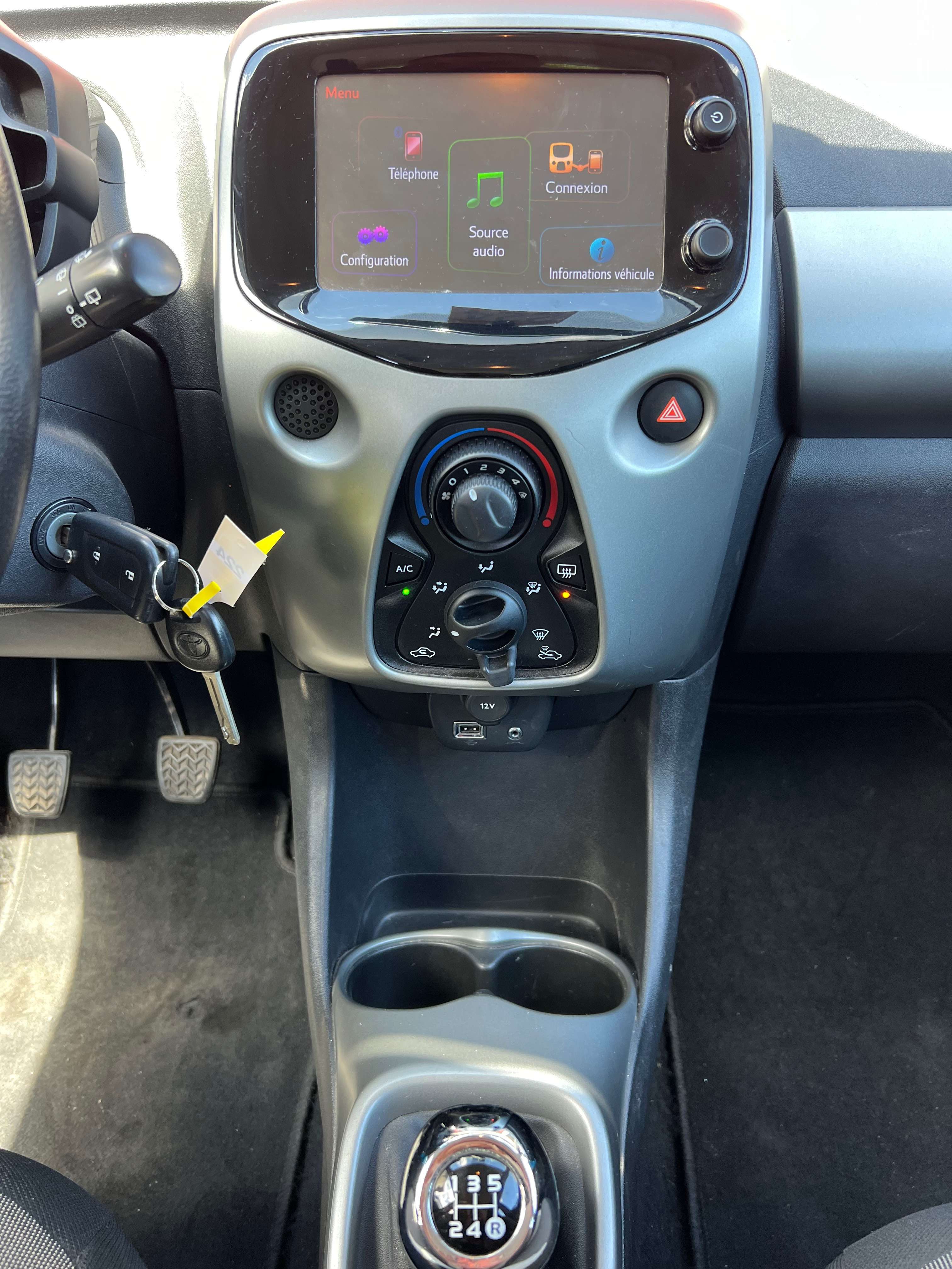 Toyota Aygo 1.0i VVT-i x-music + CAR-PASS + CLIM