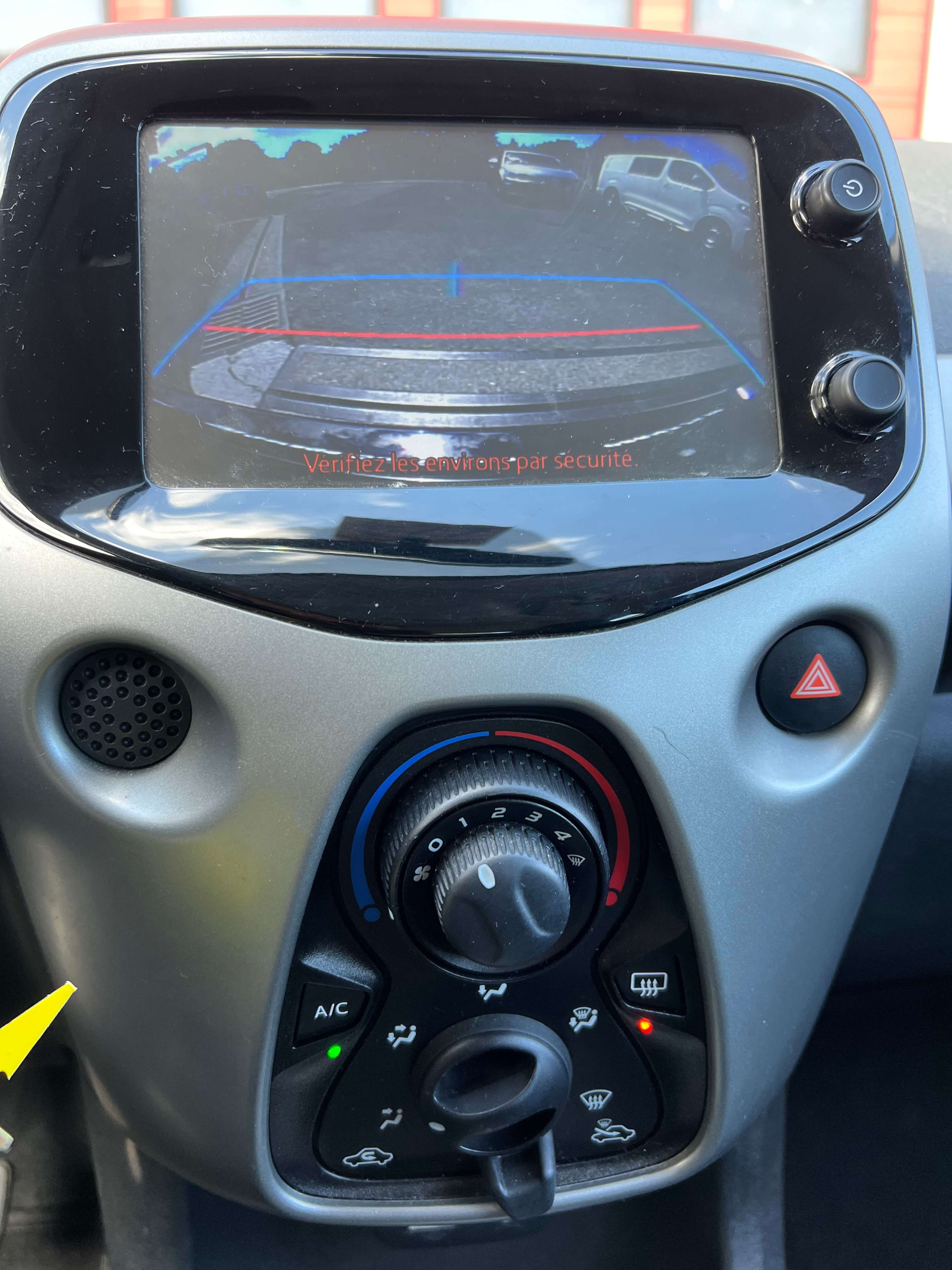Toyota Aygo 1.0i VVT-i x-music + CAR-PASS + CLIM