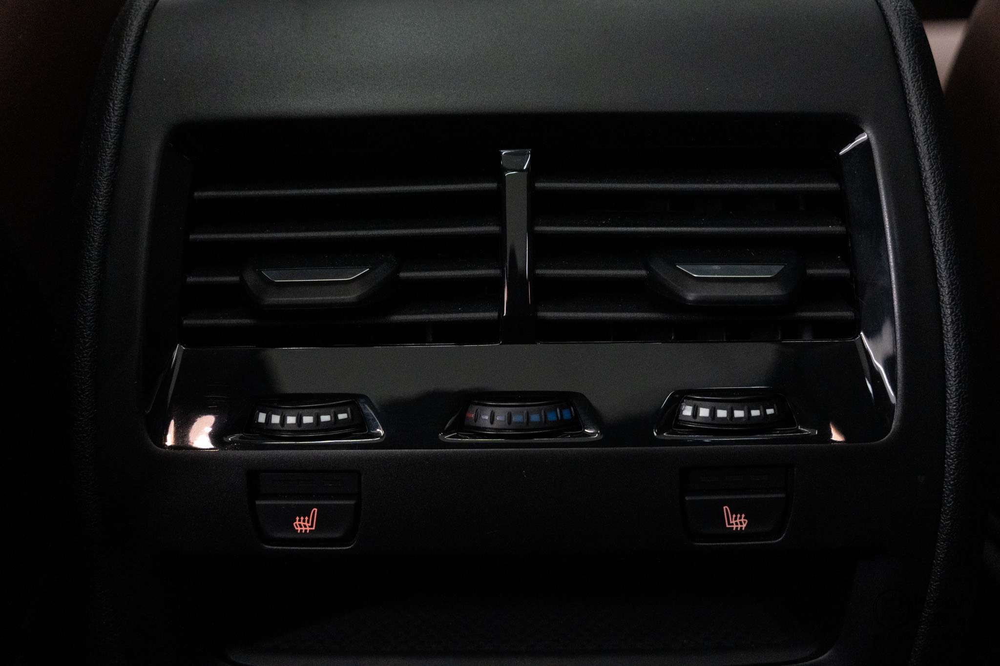 BMW X5 xDrive50e hybrid M-Performance bodykit! Pano, H&K, Acc, Hud!