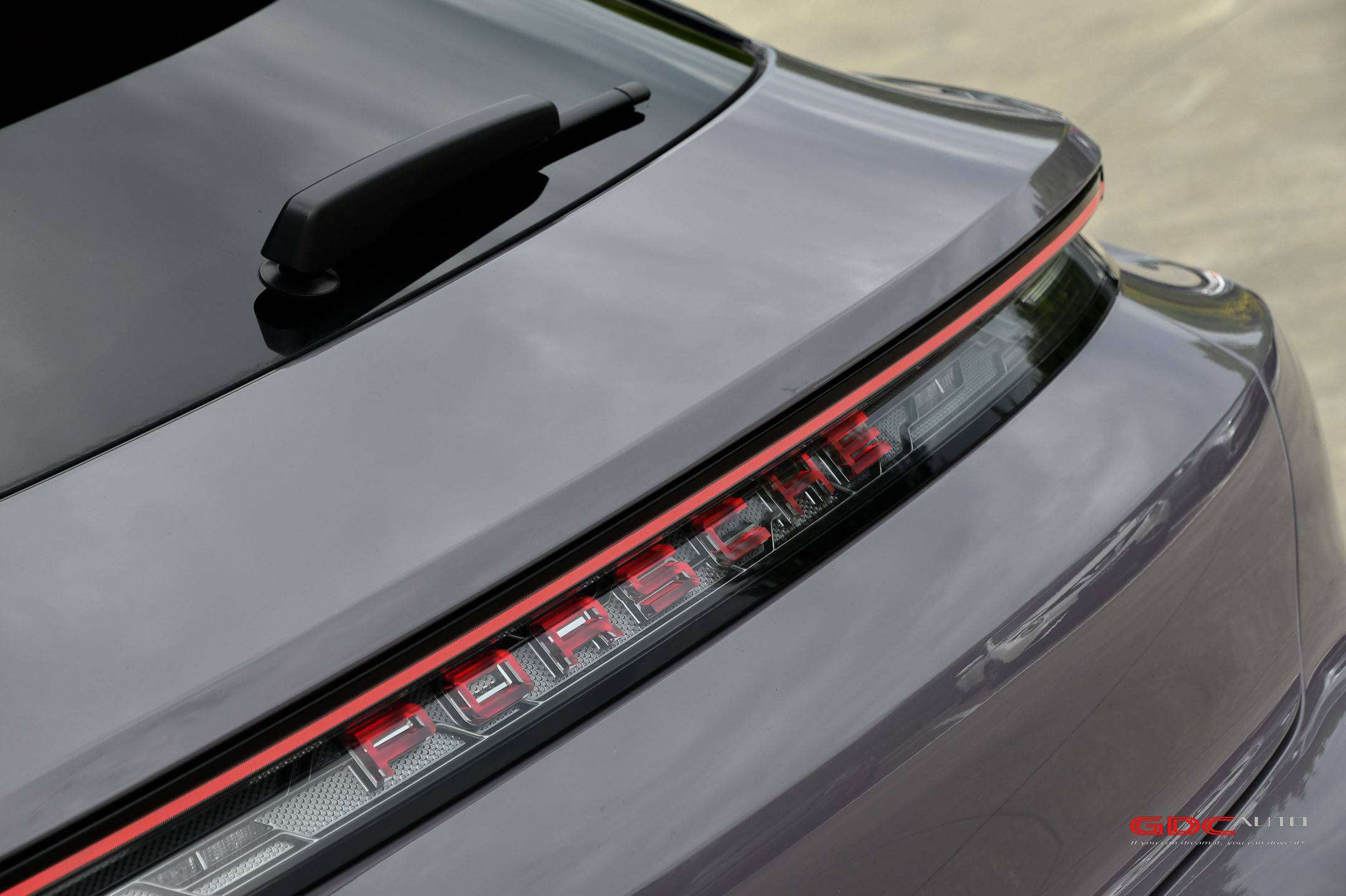 Porsche Taycan Cross Turismo l 4S l Facelift l Night View Assist l Massagestoelen l Adaptive Cruise Control l Camera l Zetelventilatie