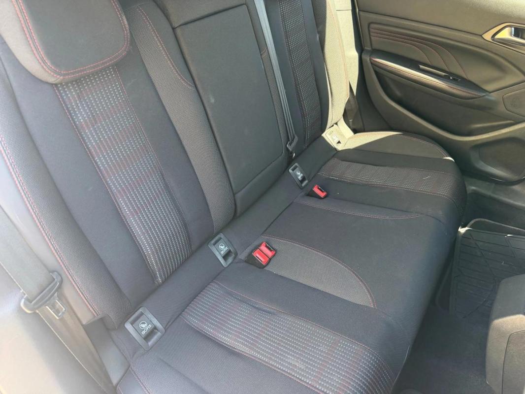 Peugeot 308 GENERATION-II 1.6 B-HDI 120CV GT LINE CARPLAY - DITRIBUTION OK CAMERA DE RECUL
